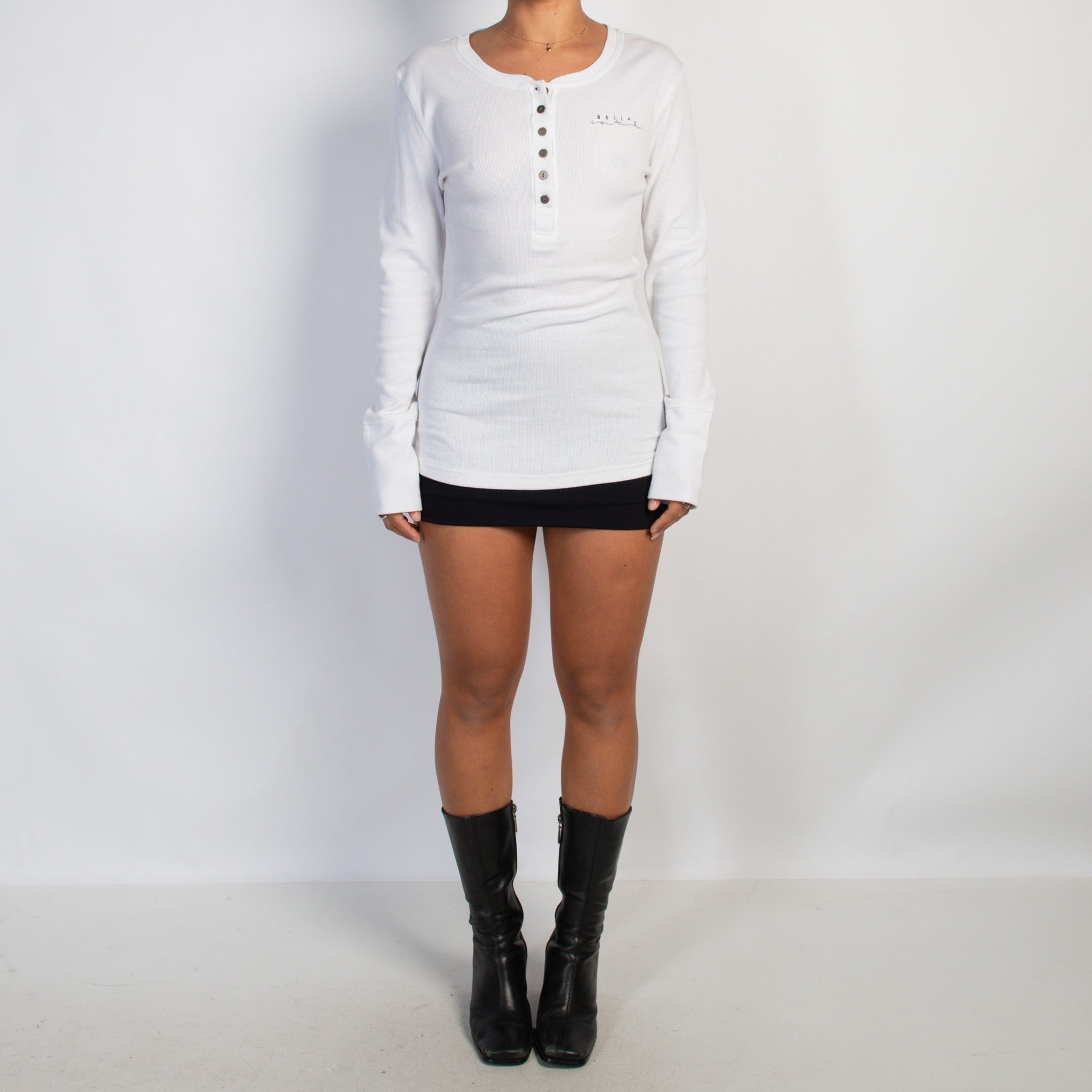 WHITE RIB HENLEY TOP