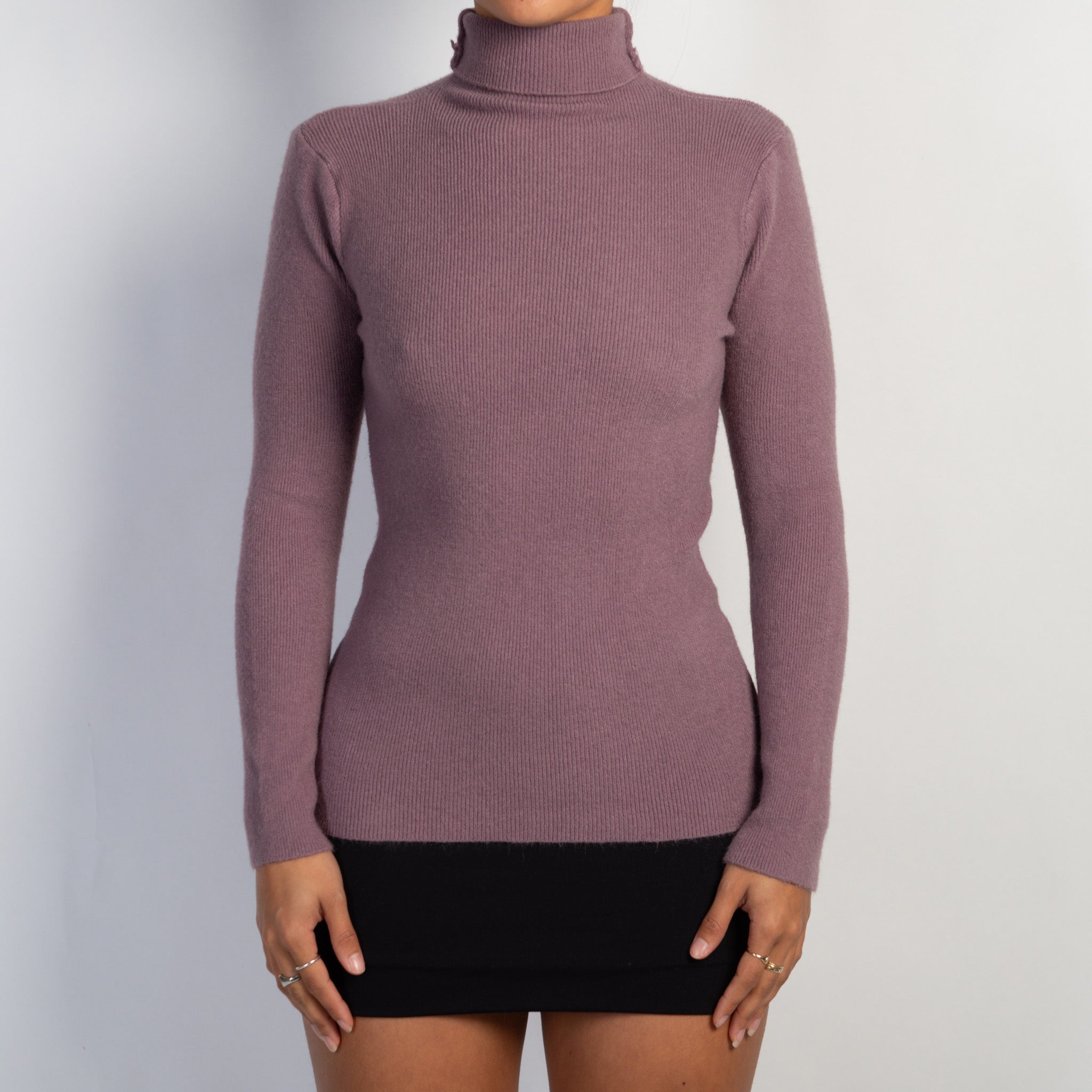 PURPLE TURTLENECK KNIT TOP