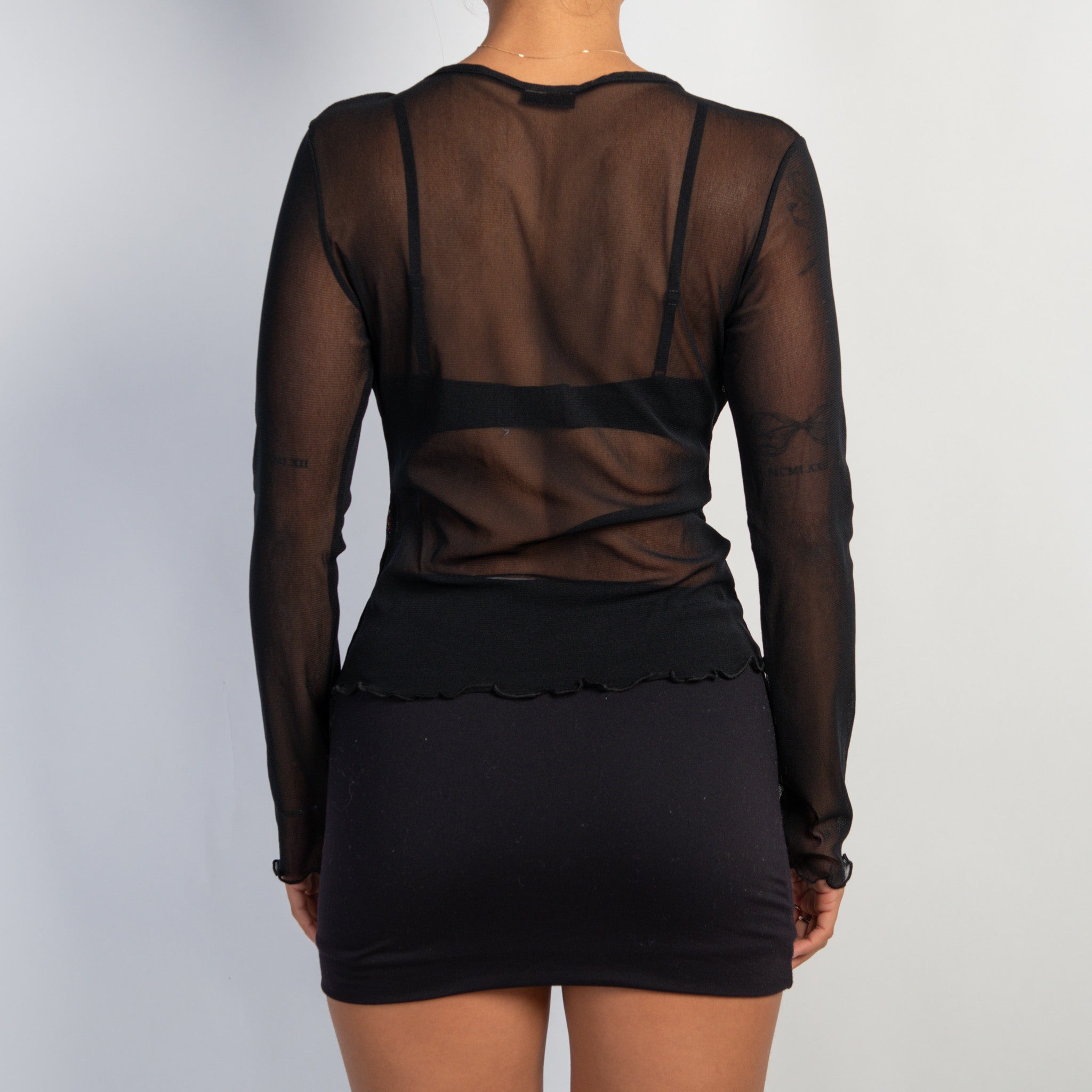 BLACK MESH PATTERN TOP