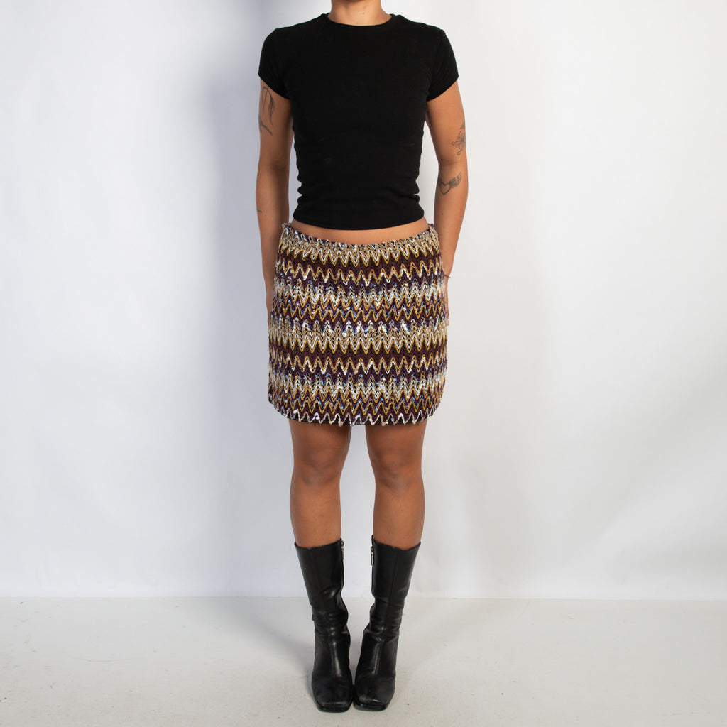 TEXTURED CHEVRON SKIRT