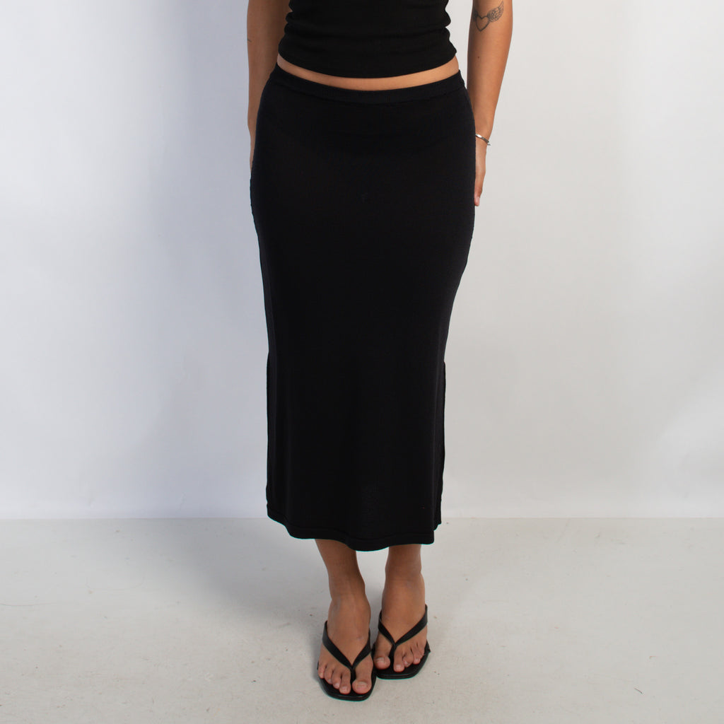 BLACK SHEER KNIT SKIRT