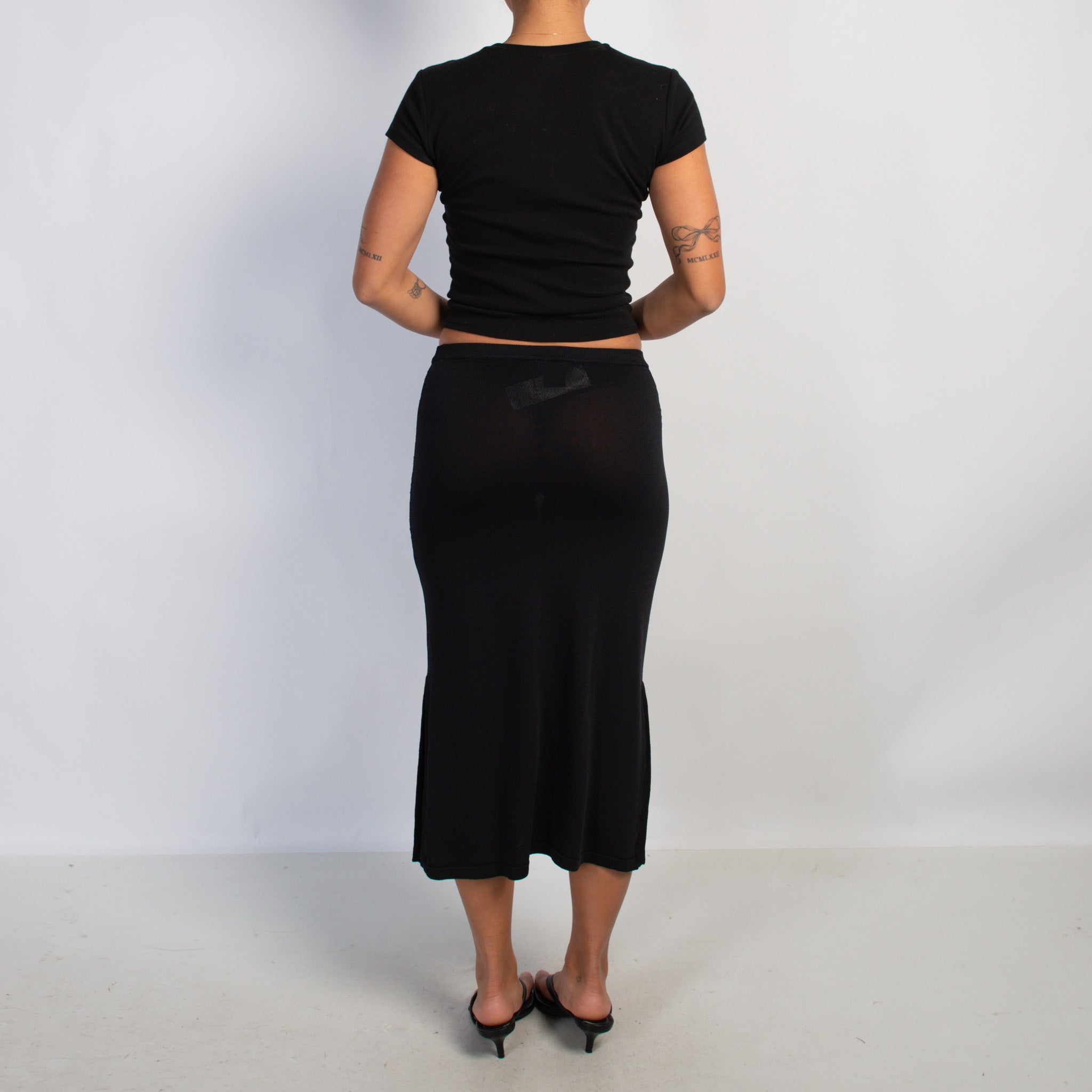 BLACK SHEER KNIT SKIRT