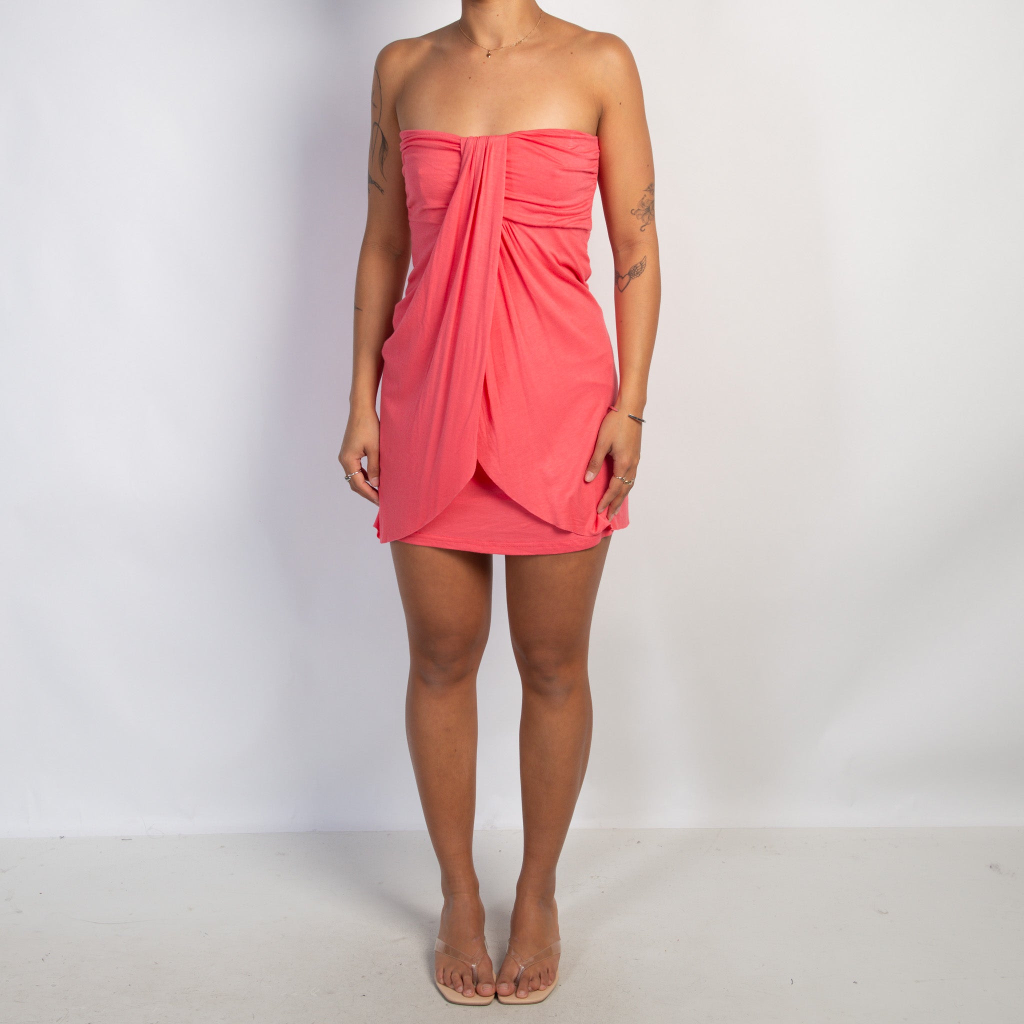 CORAL STRAPLESS MINI DRESS