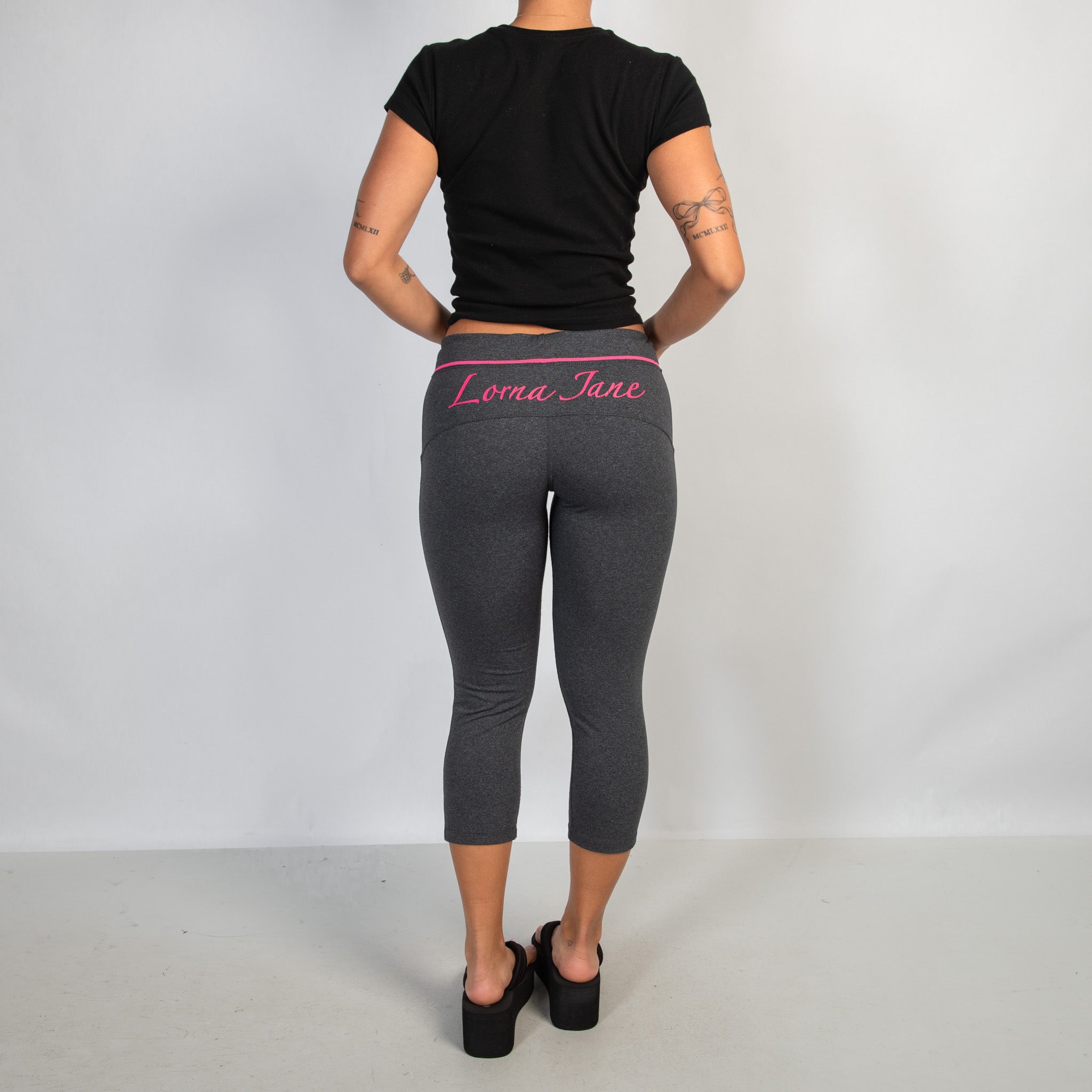 CHARCOAL CAPRI TIGHTS