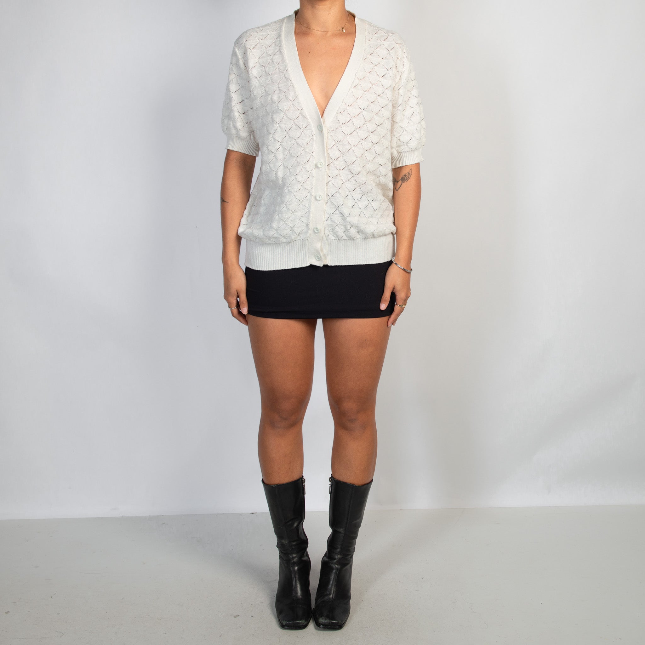 WHITE KNIT CARDIGAN TOP