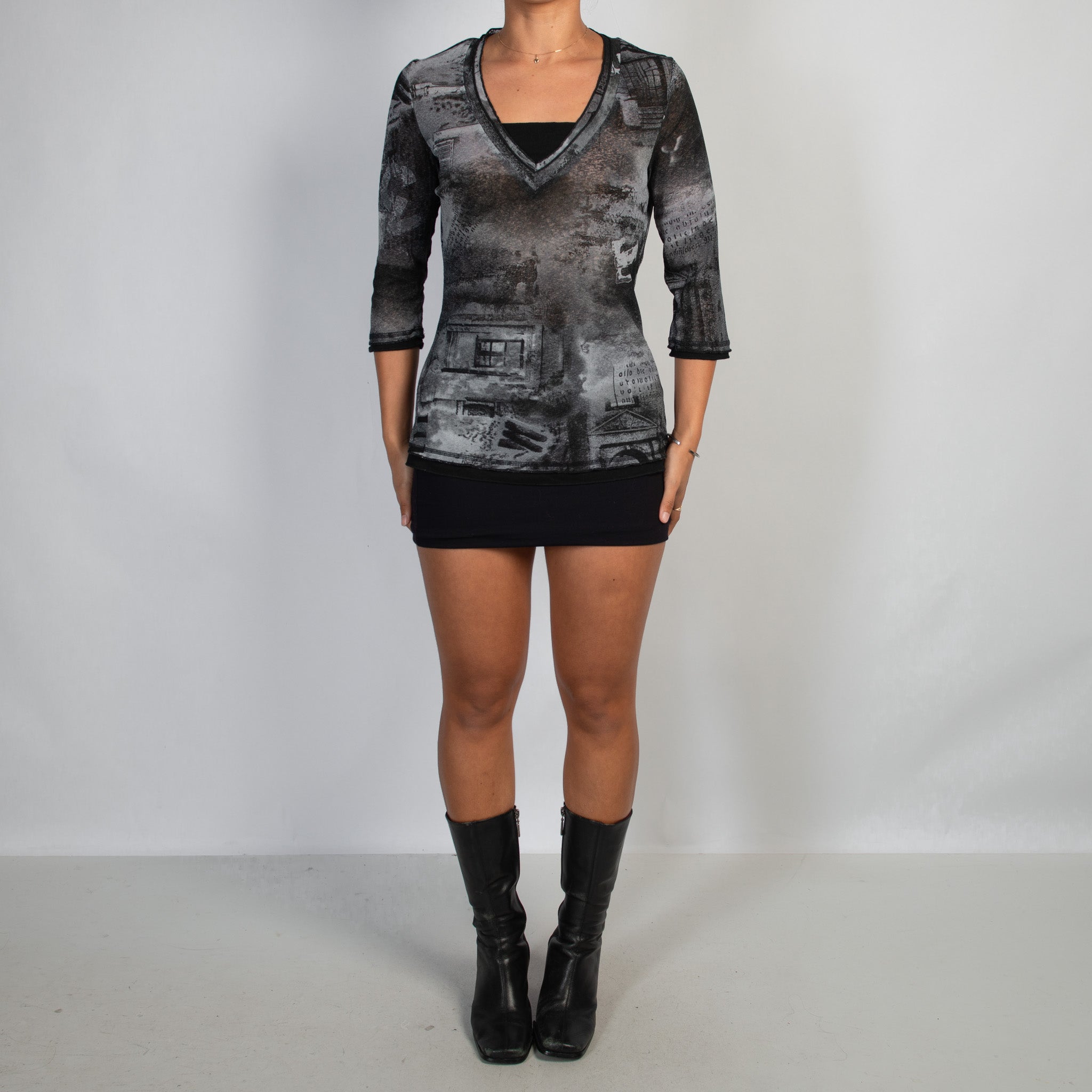 GREY MESH PATTERN TOP