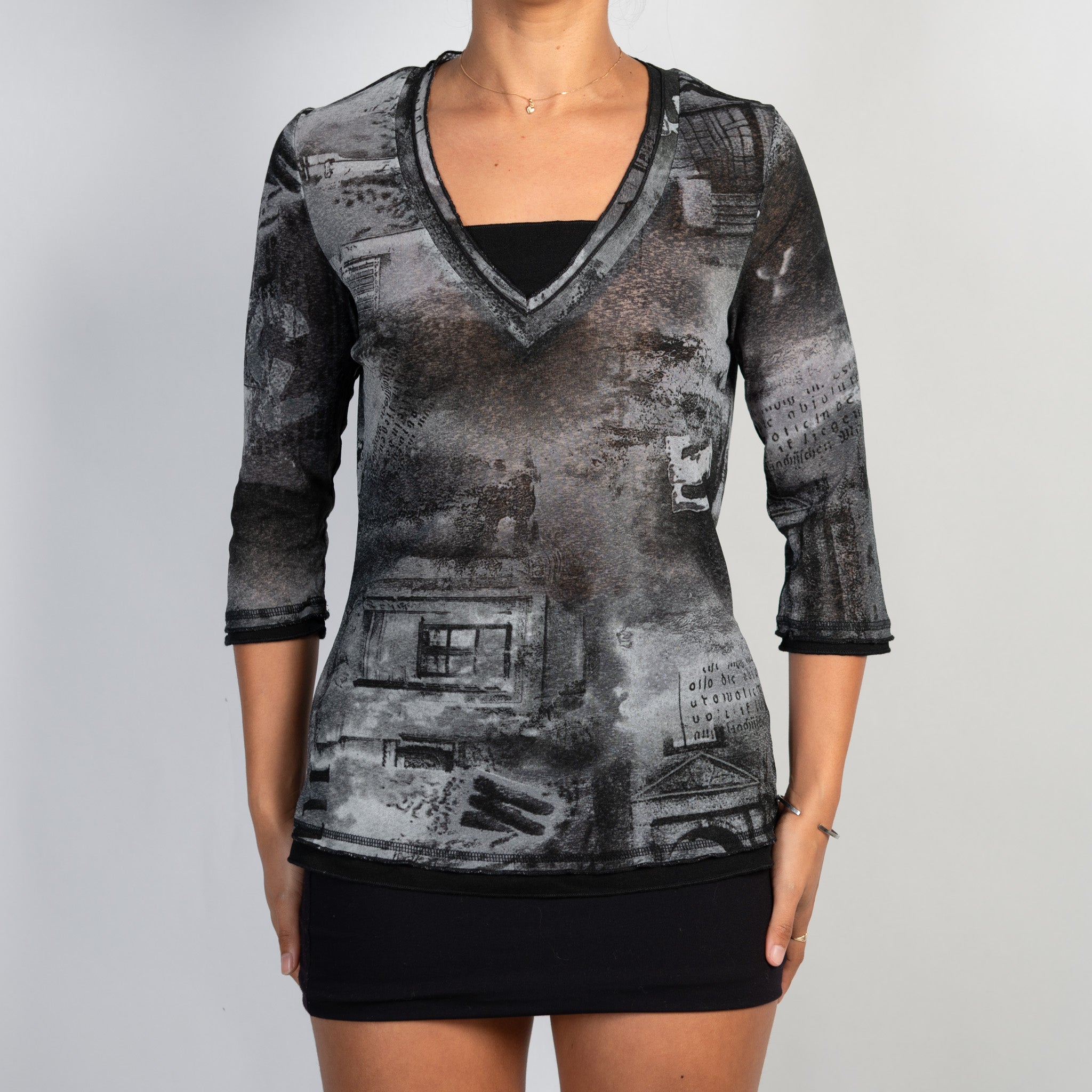 GREY MESH PATTERN TOP
