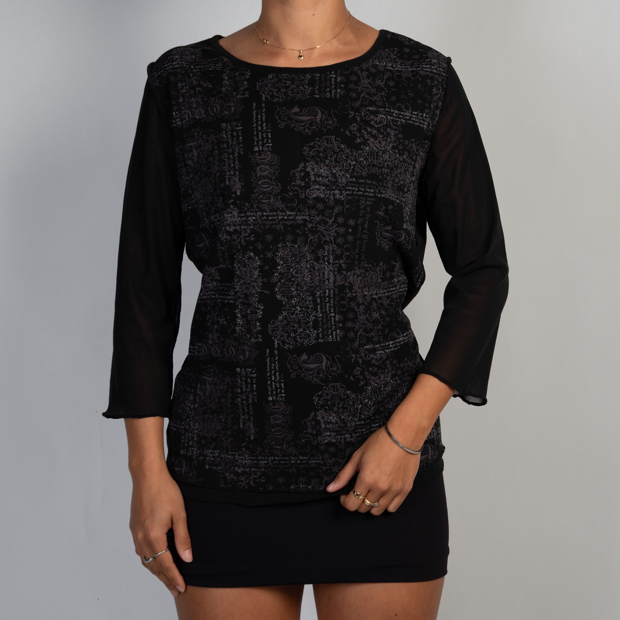 BLACK MESH LONG SLEEVE TOP