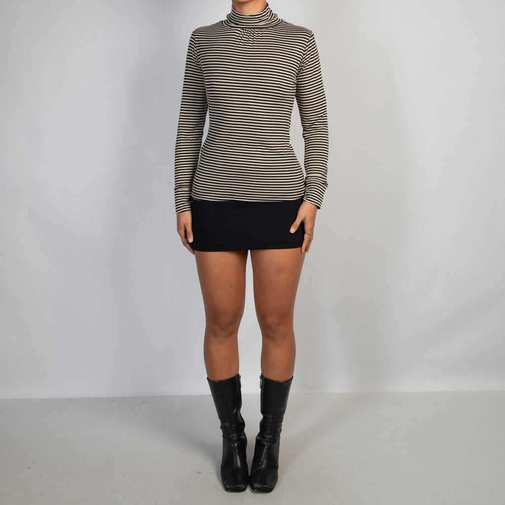 STRIPE LONG SLEEVE TOP