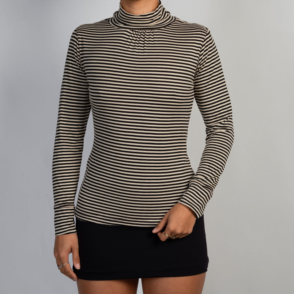 STRIPE LONG SLEEVE TOP