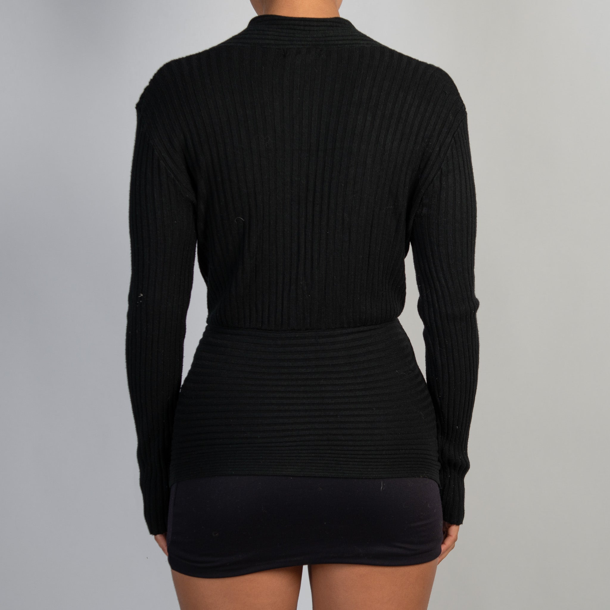 BLACK RIB KNIT TOP