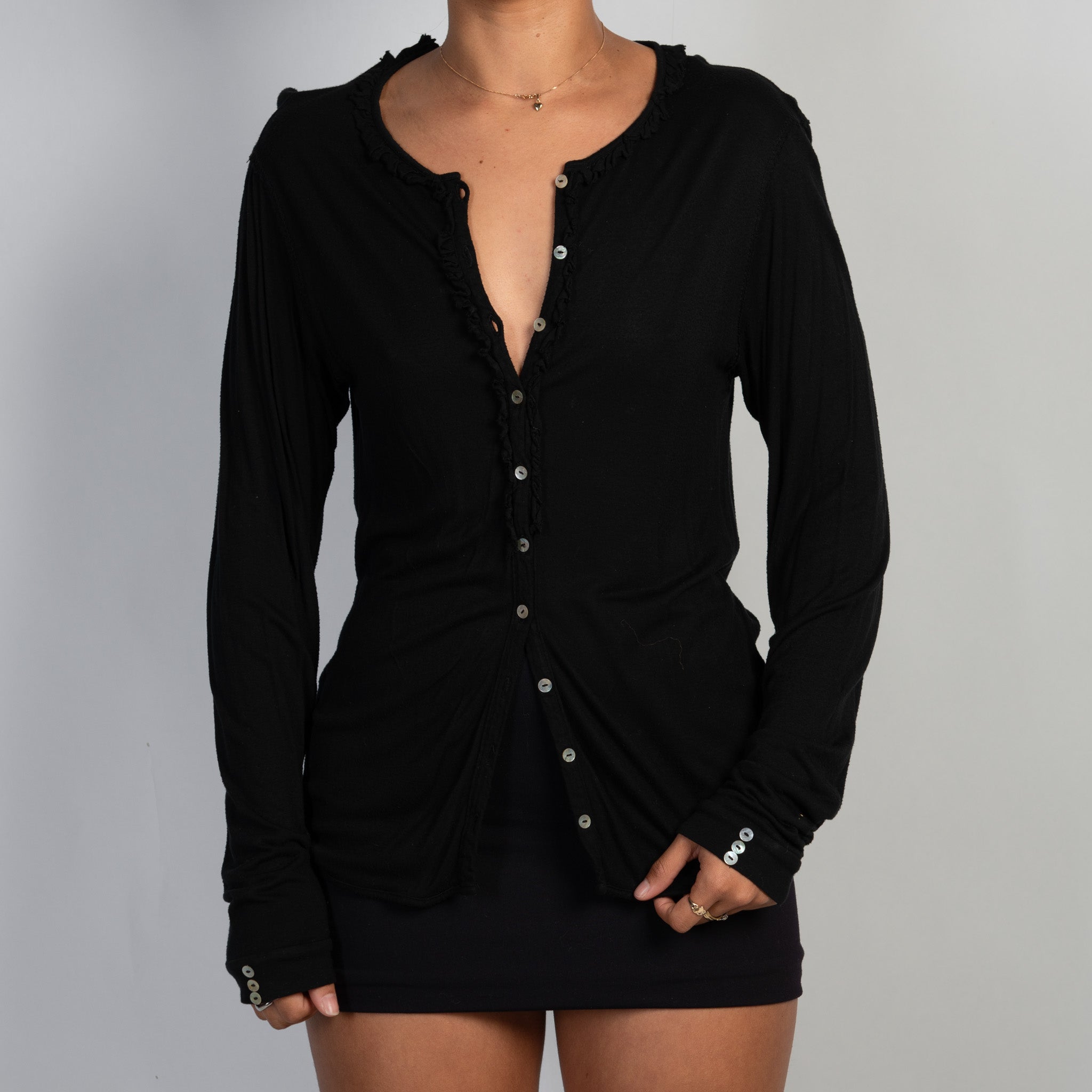BLACK RUFFLE CARDIGAN