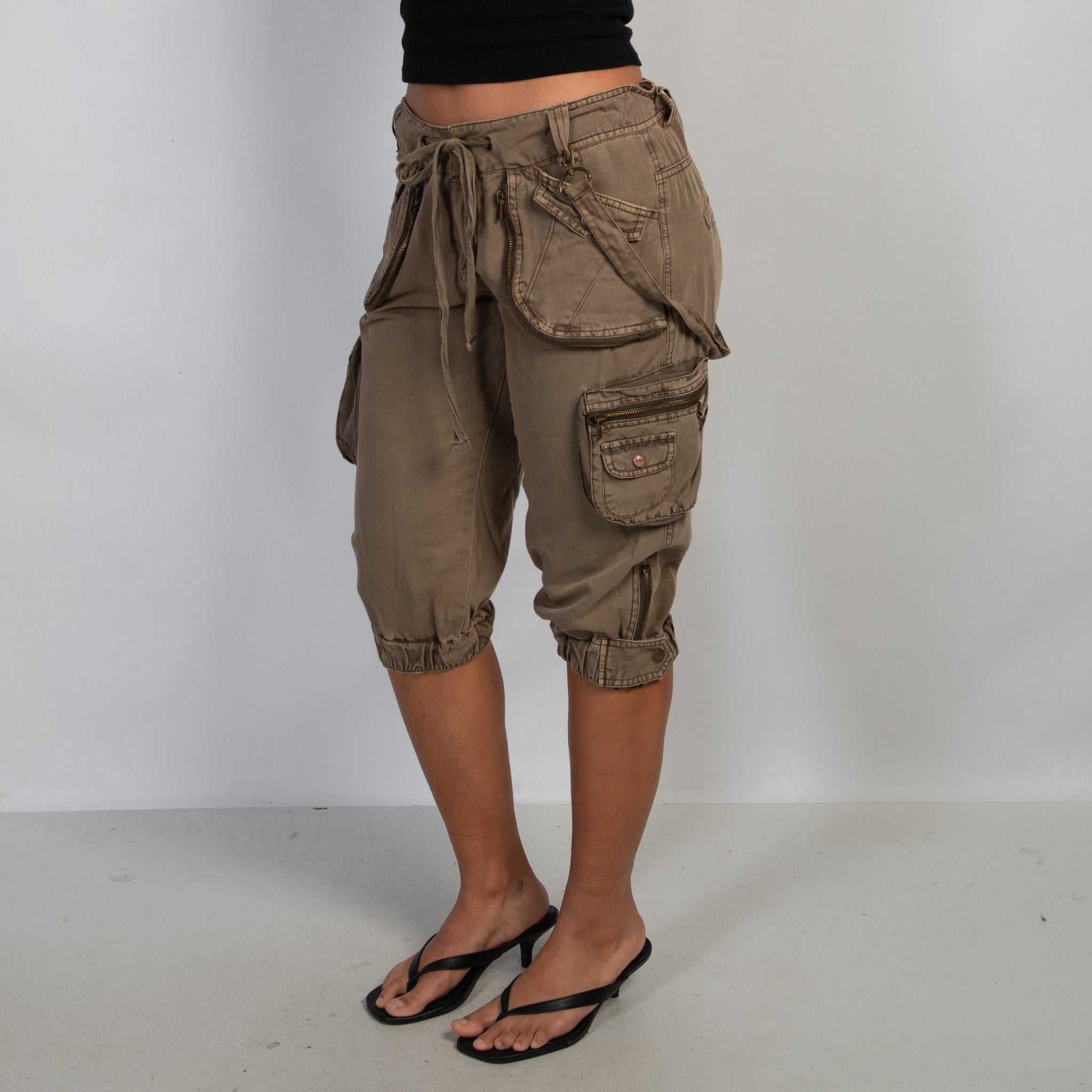 KHAKI CROP CARGO PANTS