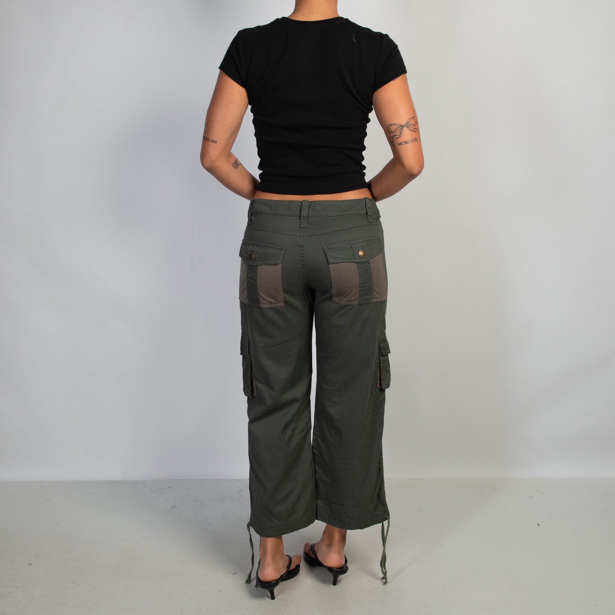 DEEP KHAKI CROP CARGO PANTS