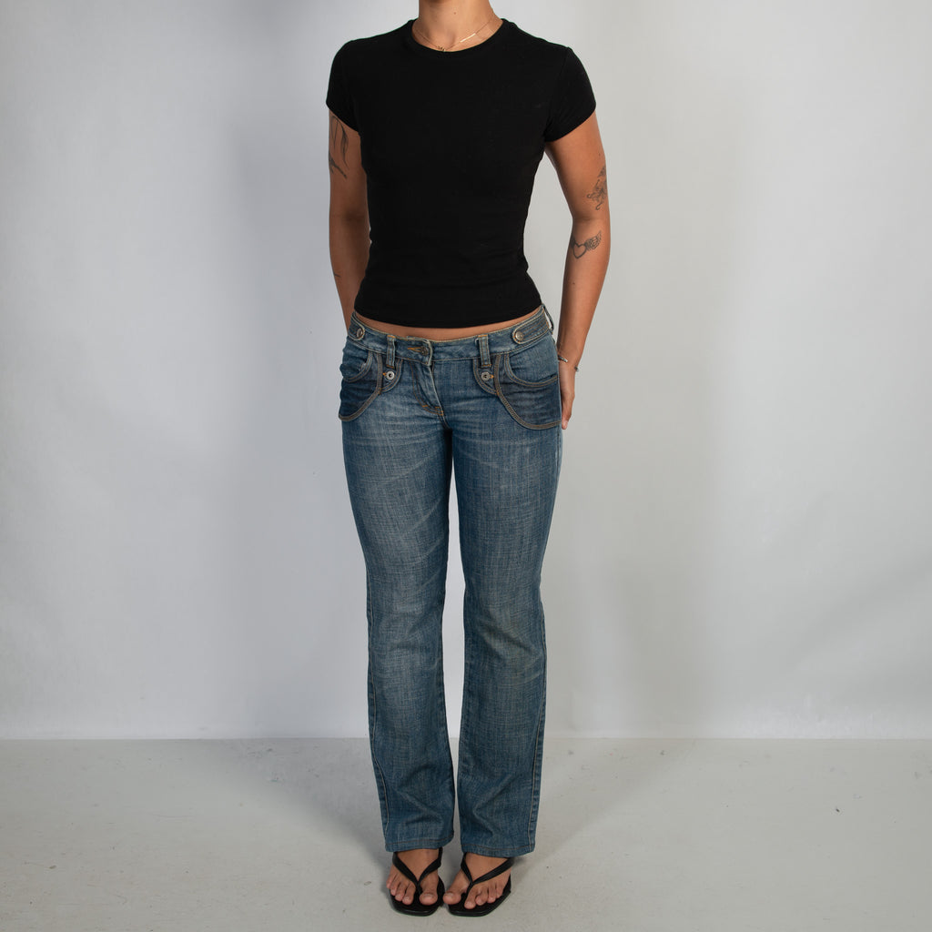LOW RISE BOOTCUT JEANS
