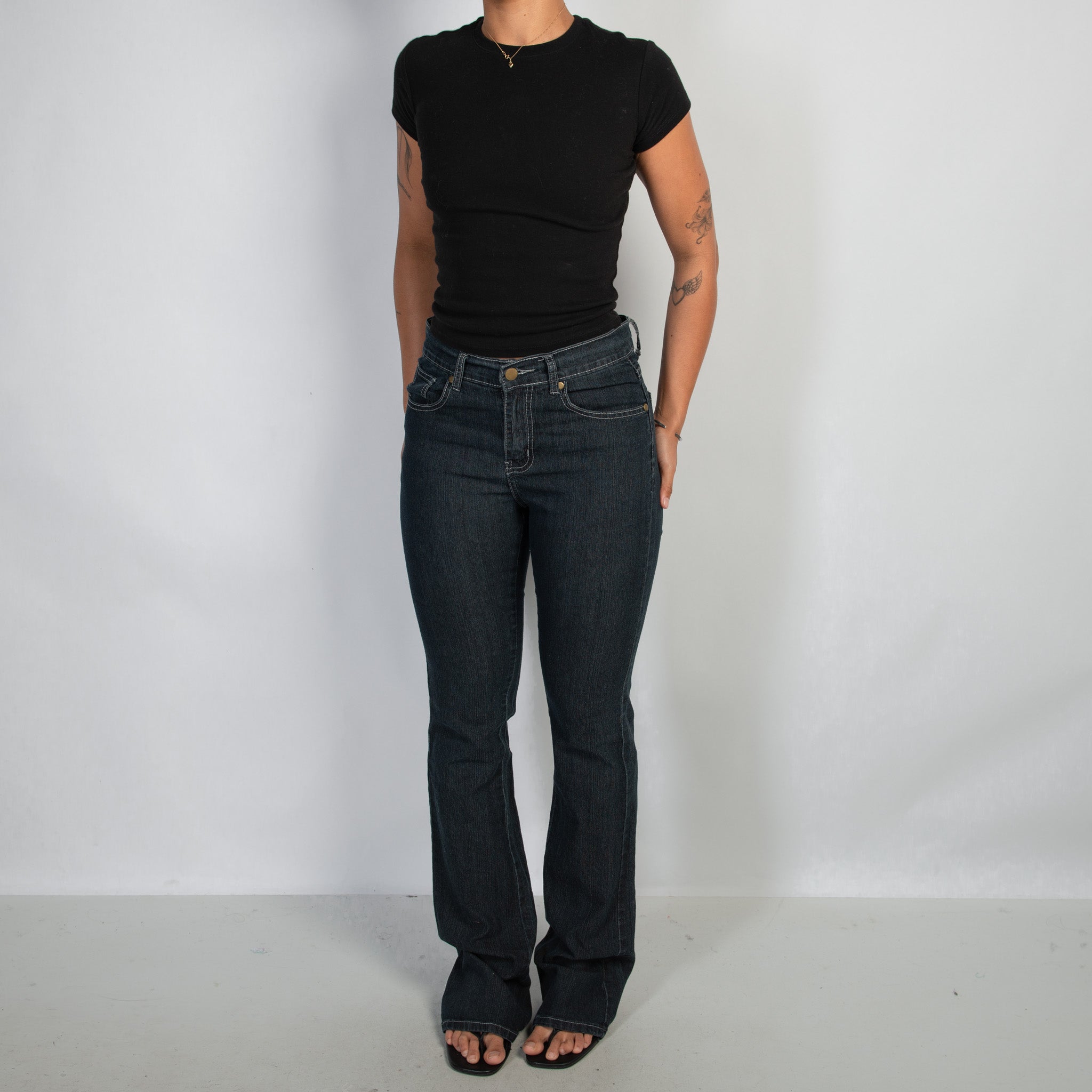 DARK WASH BOOTCUT JEANS