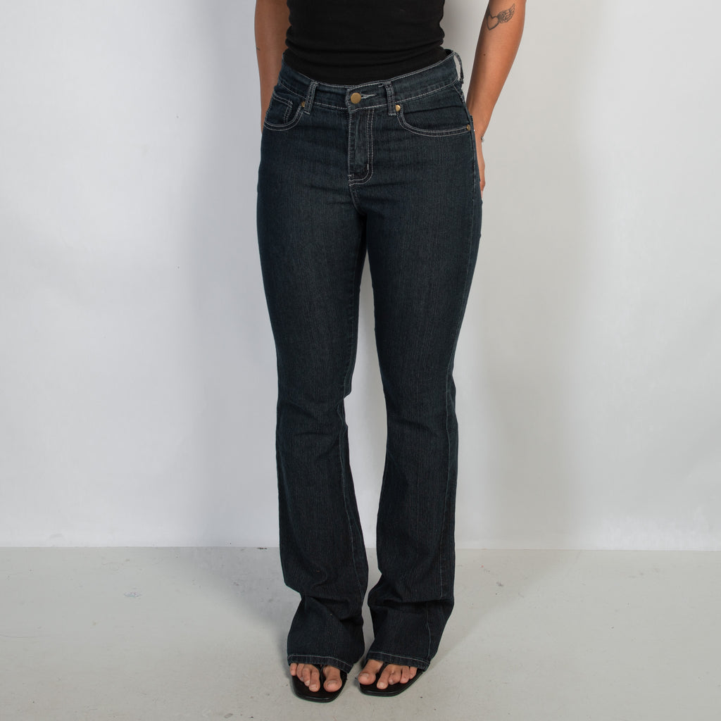 DARK WASH BOOTCUT JEANS