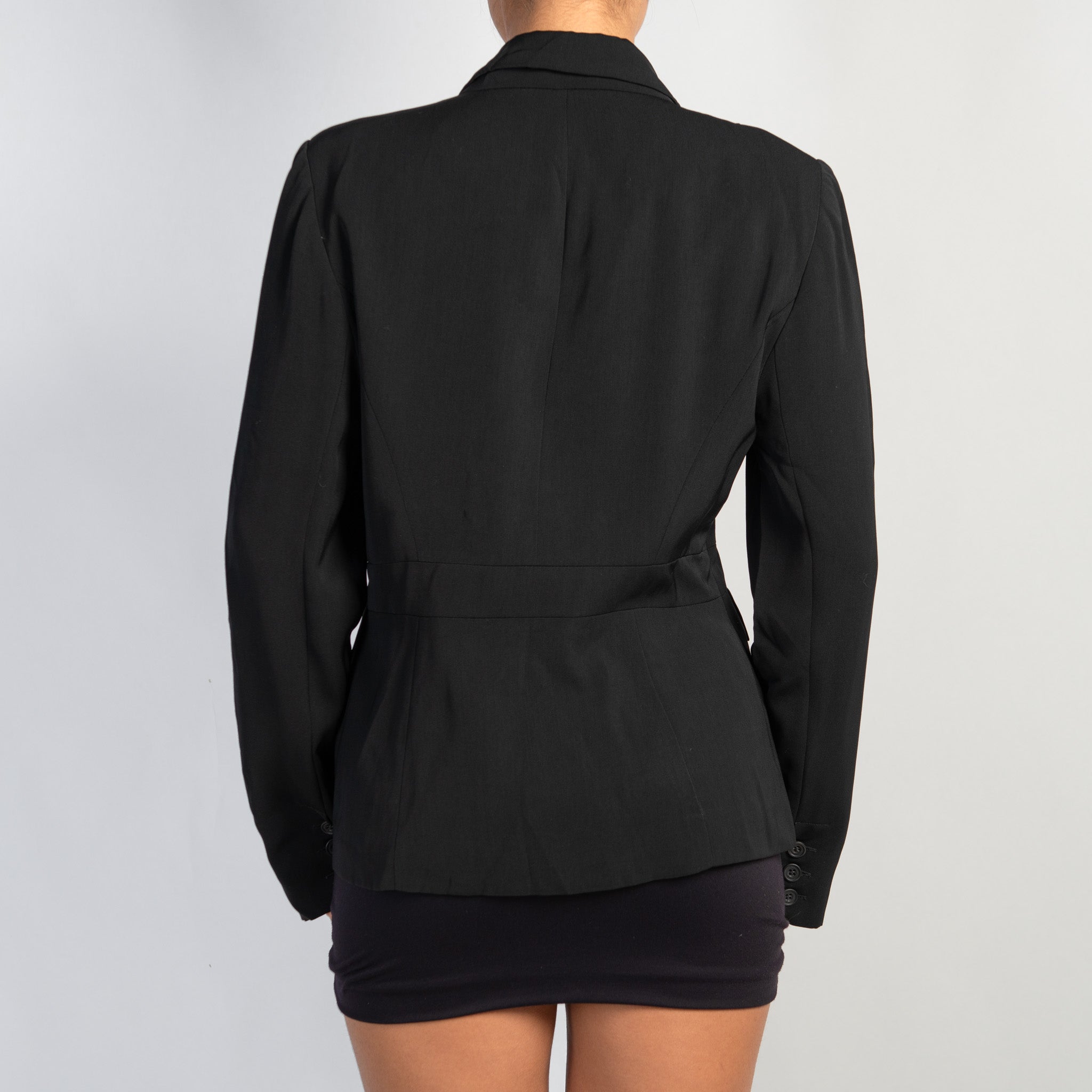 CLASSIC BLACK BLAZER