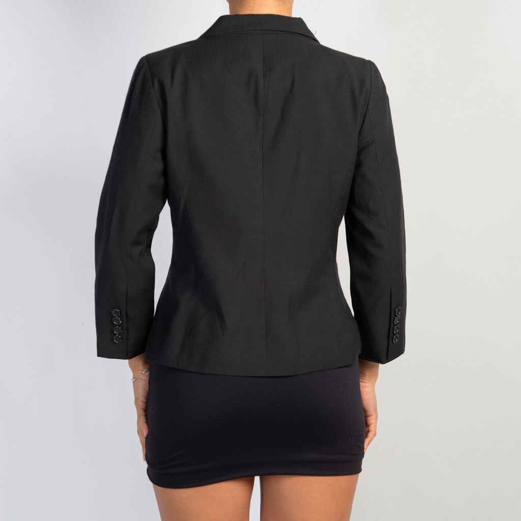CLASSIC BLACK BLAZER