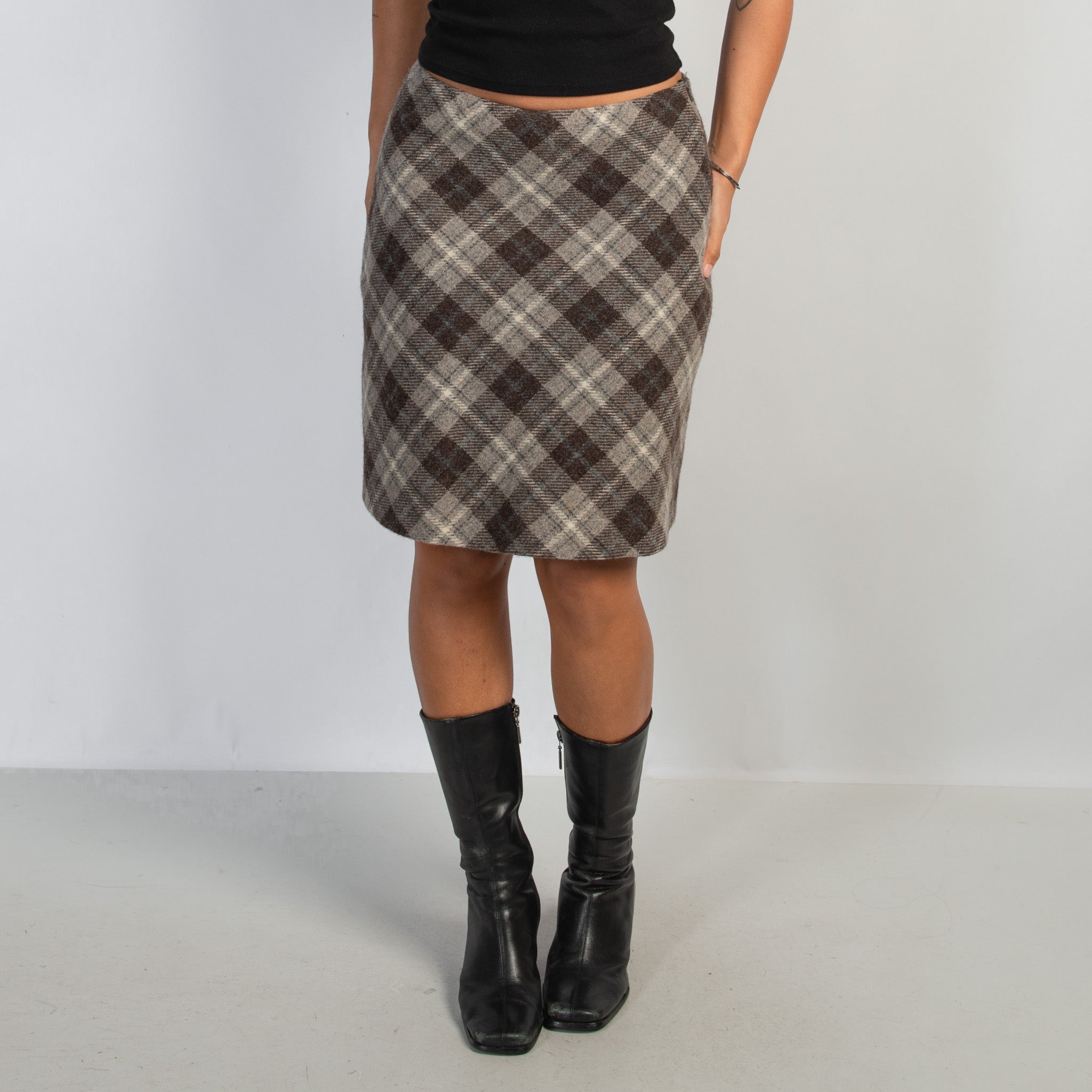 WOOL KNEE LENGTH SKIRT