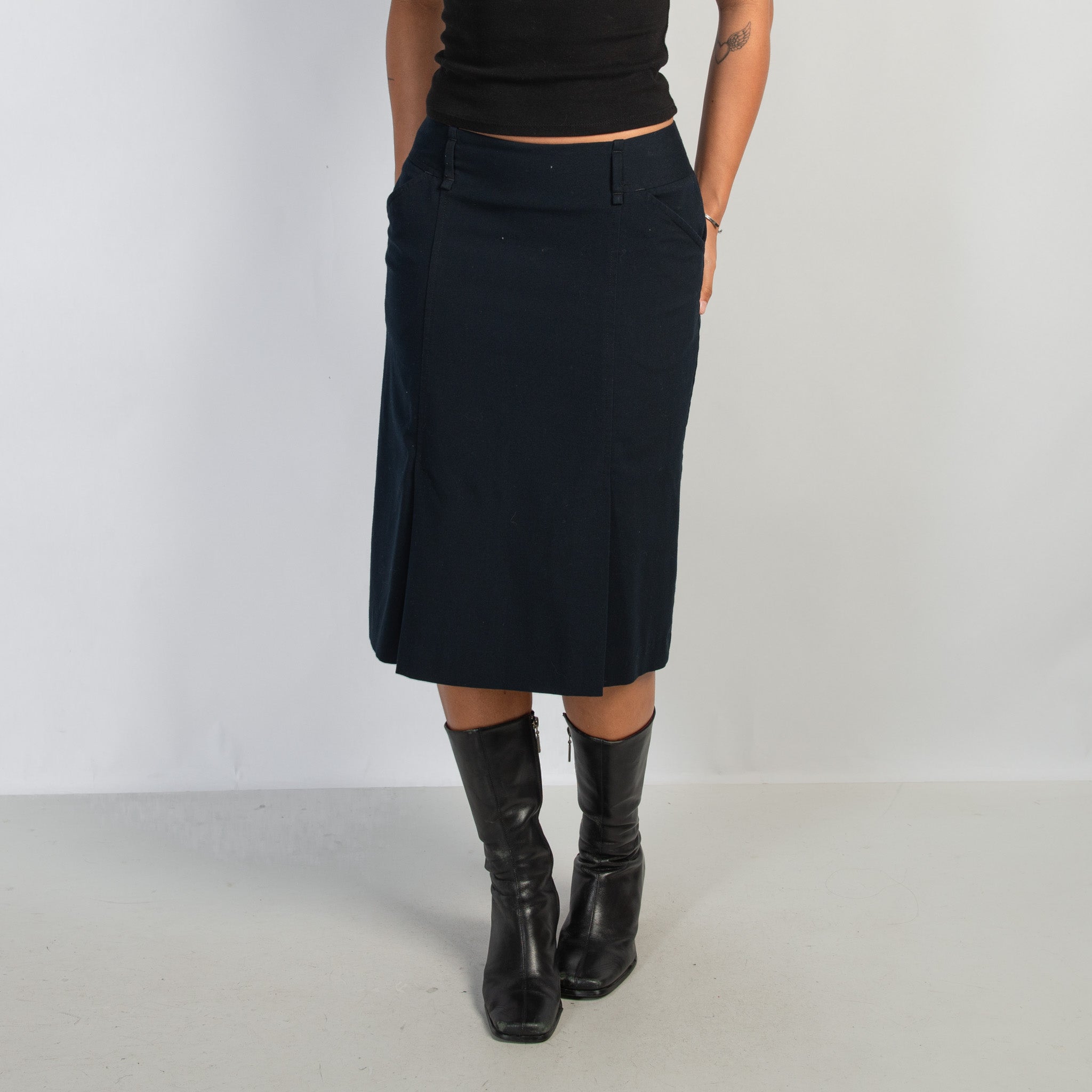 NAVY MIDI SKIRT