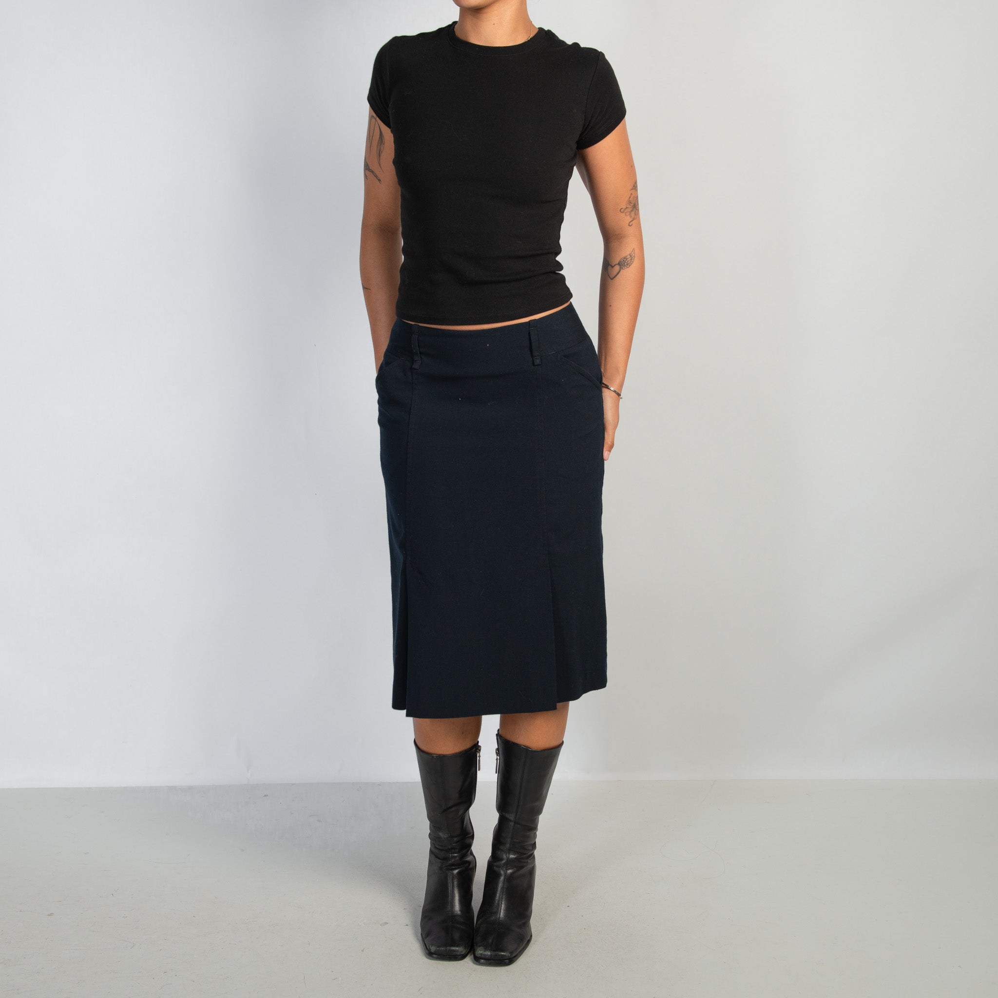 NAVY MIDI SKIRT