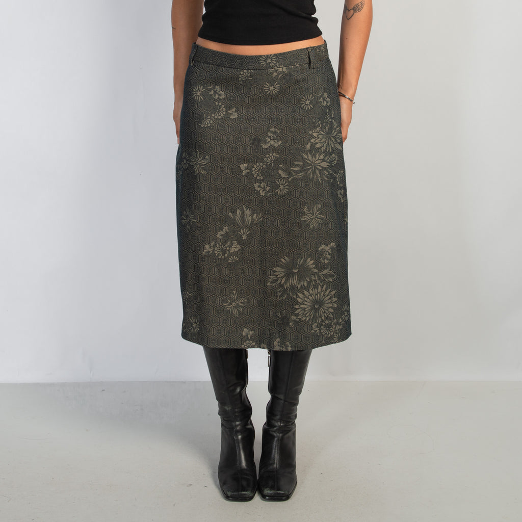 PATTERN A LINE MIDI SKIRT