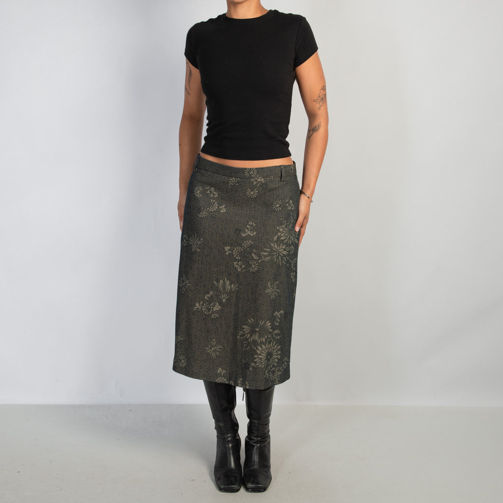 PATTERN A LINE MIDI SKIRT