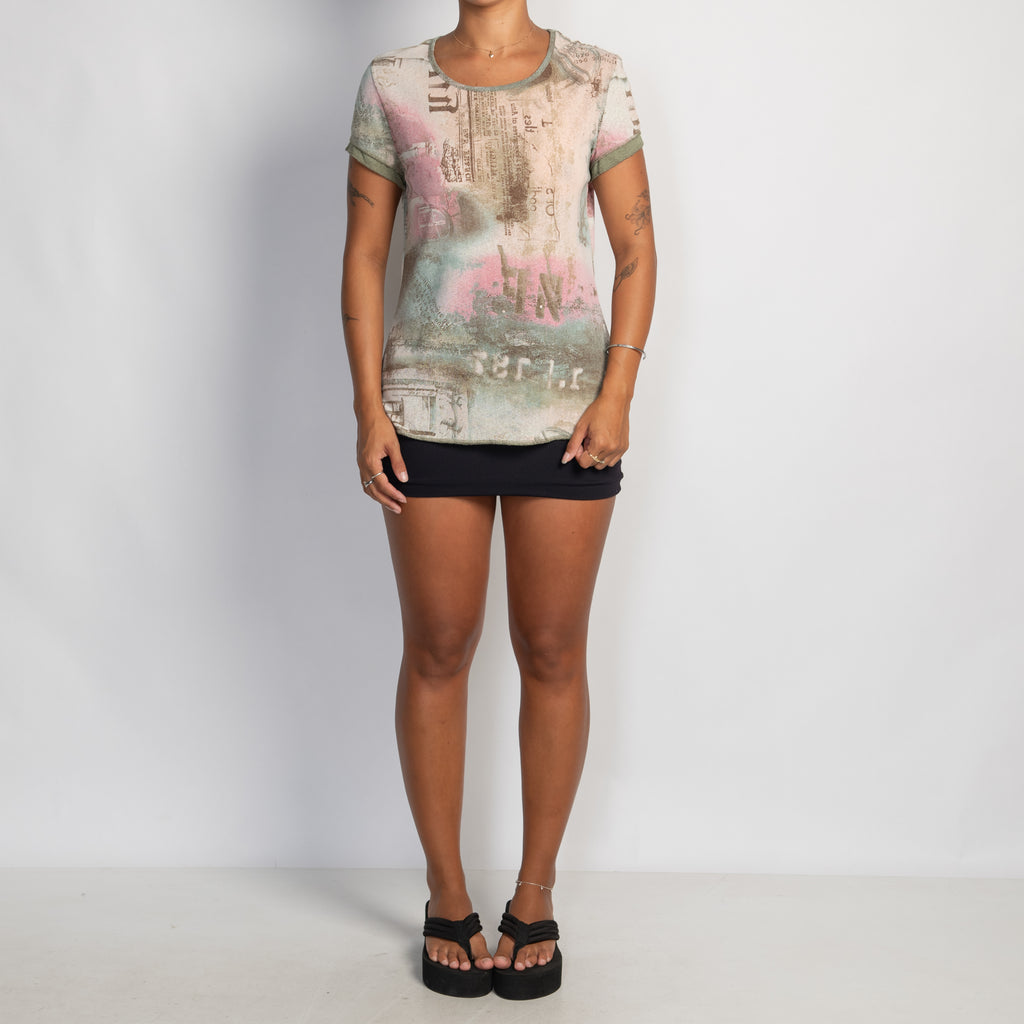 GRAPHIC MESH TEE