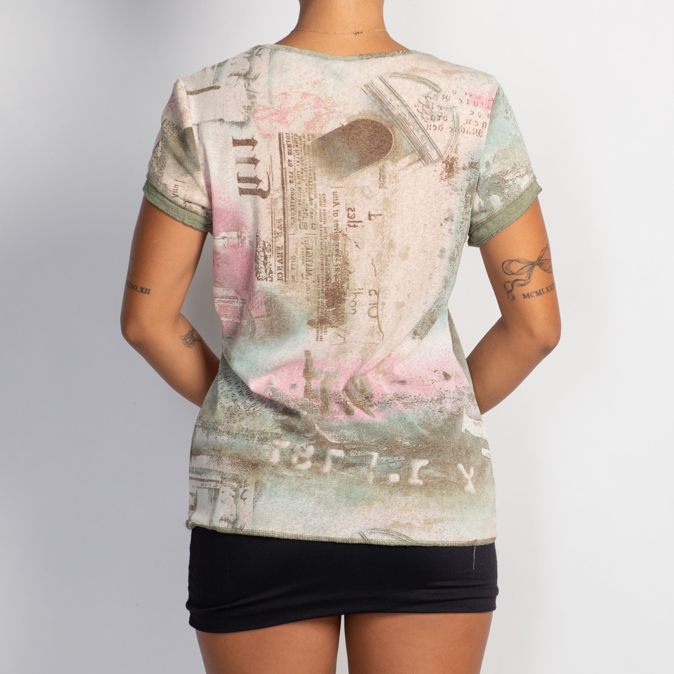 GRAPHIC MESH TEE