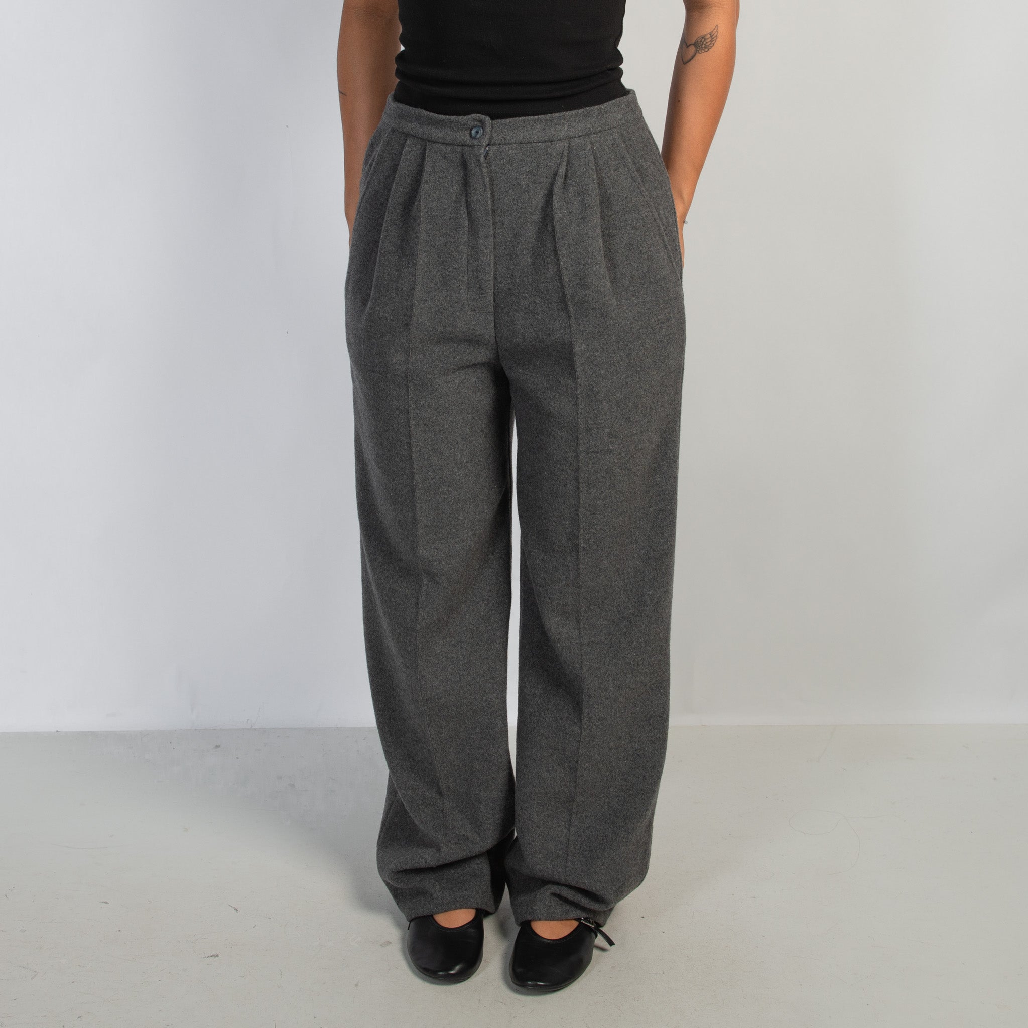 GREY PLEATED TROUSERS