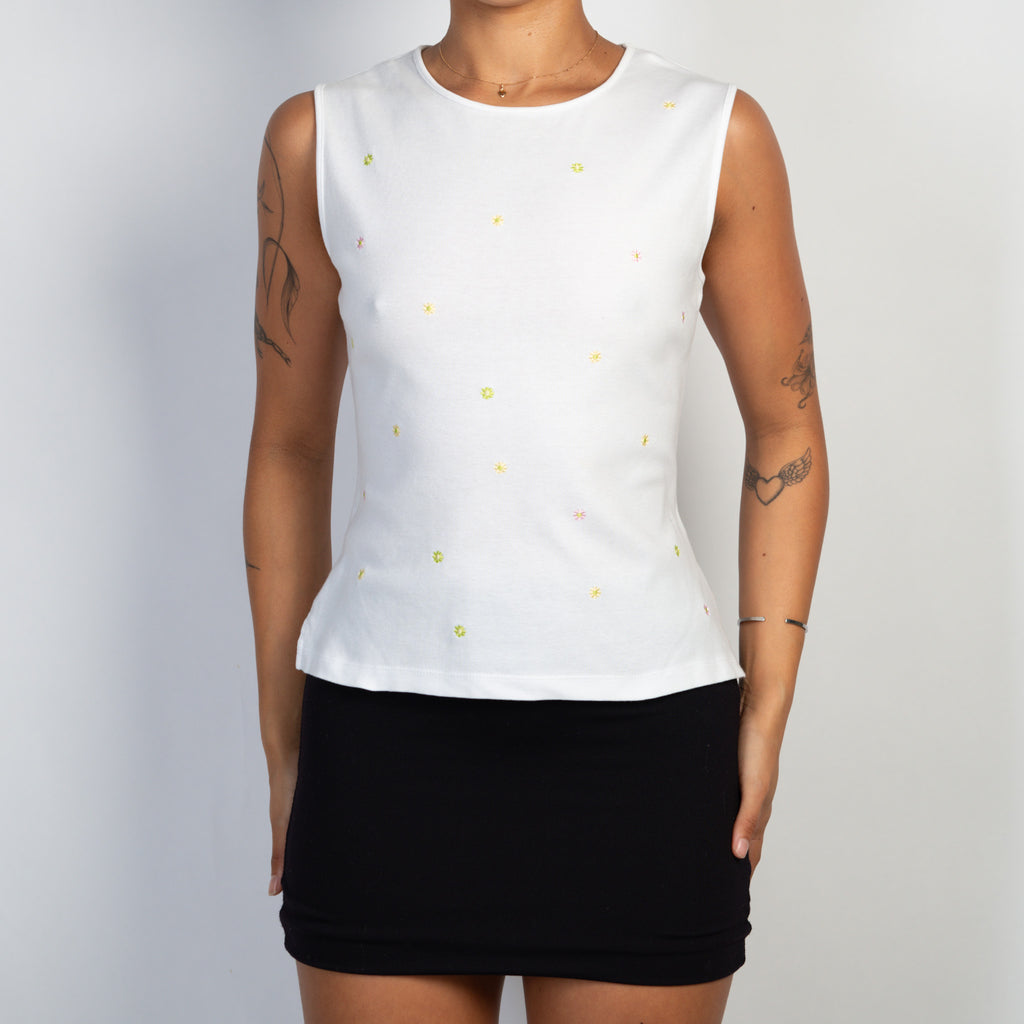 FLORAL EMBROIDERED TANK TOP