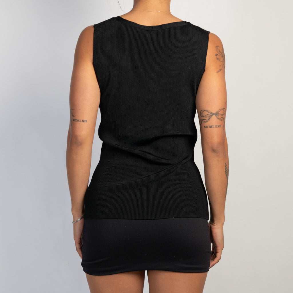 BLACK CROSSOVER TOP