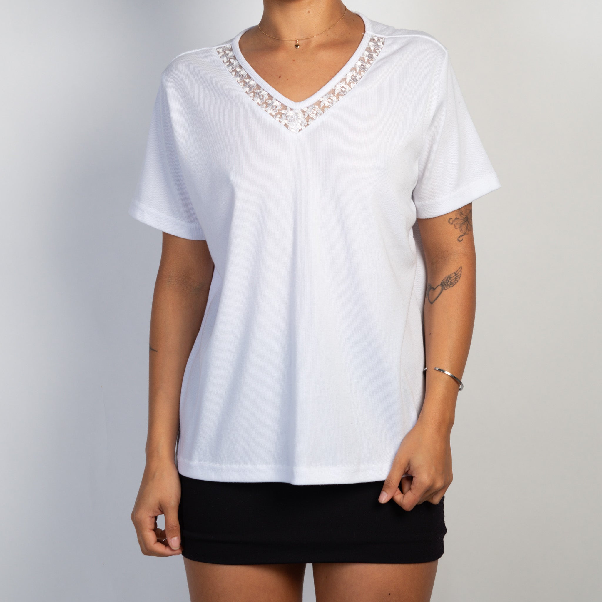 WHITE V NECK TOP