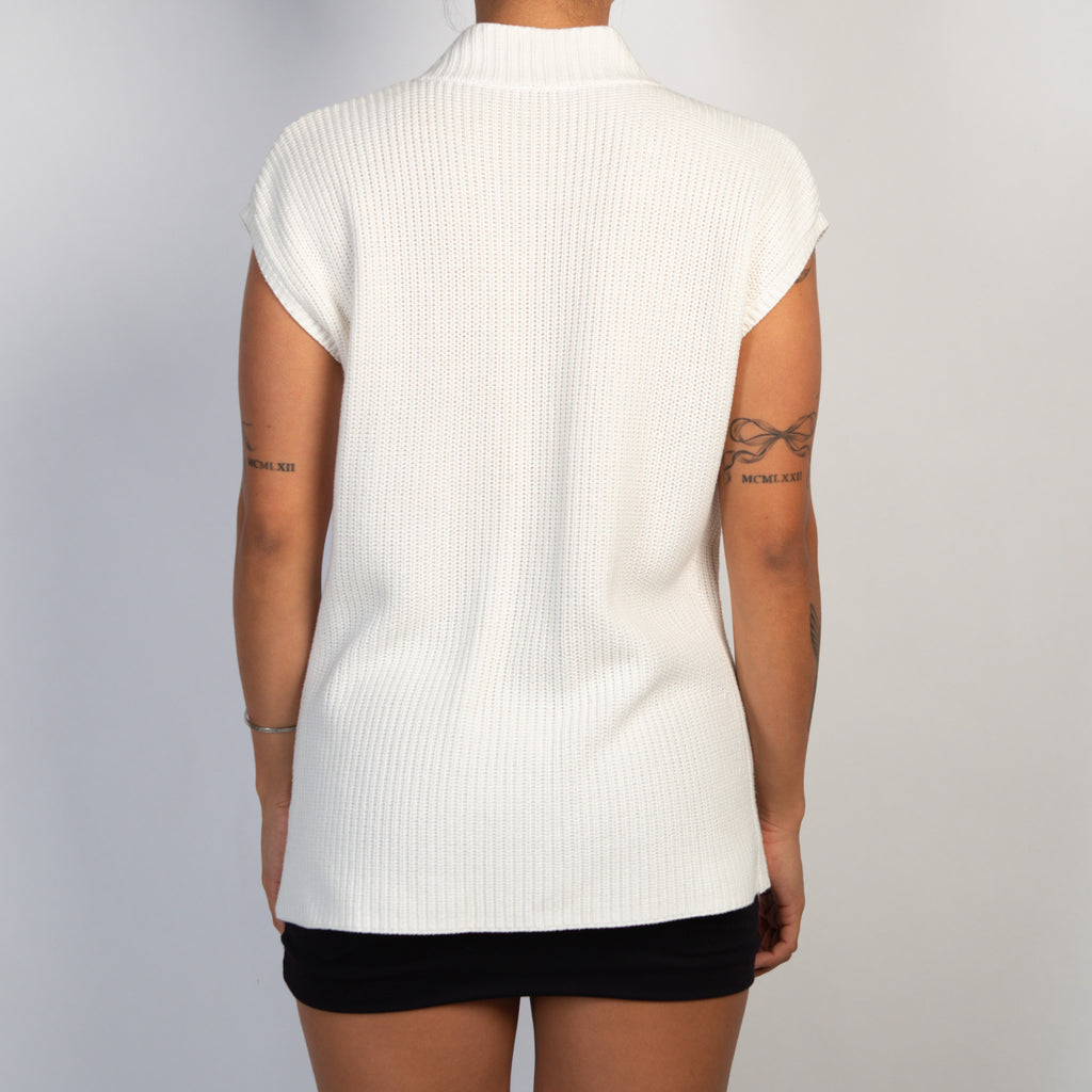WHITE KNIT TIE FRONT TOP