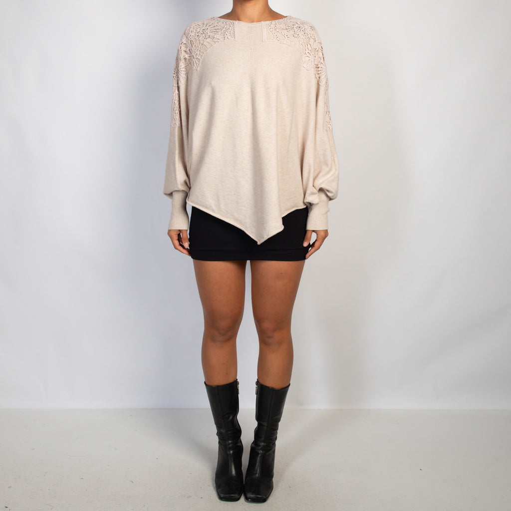 CREAM BATWING TOP
