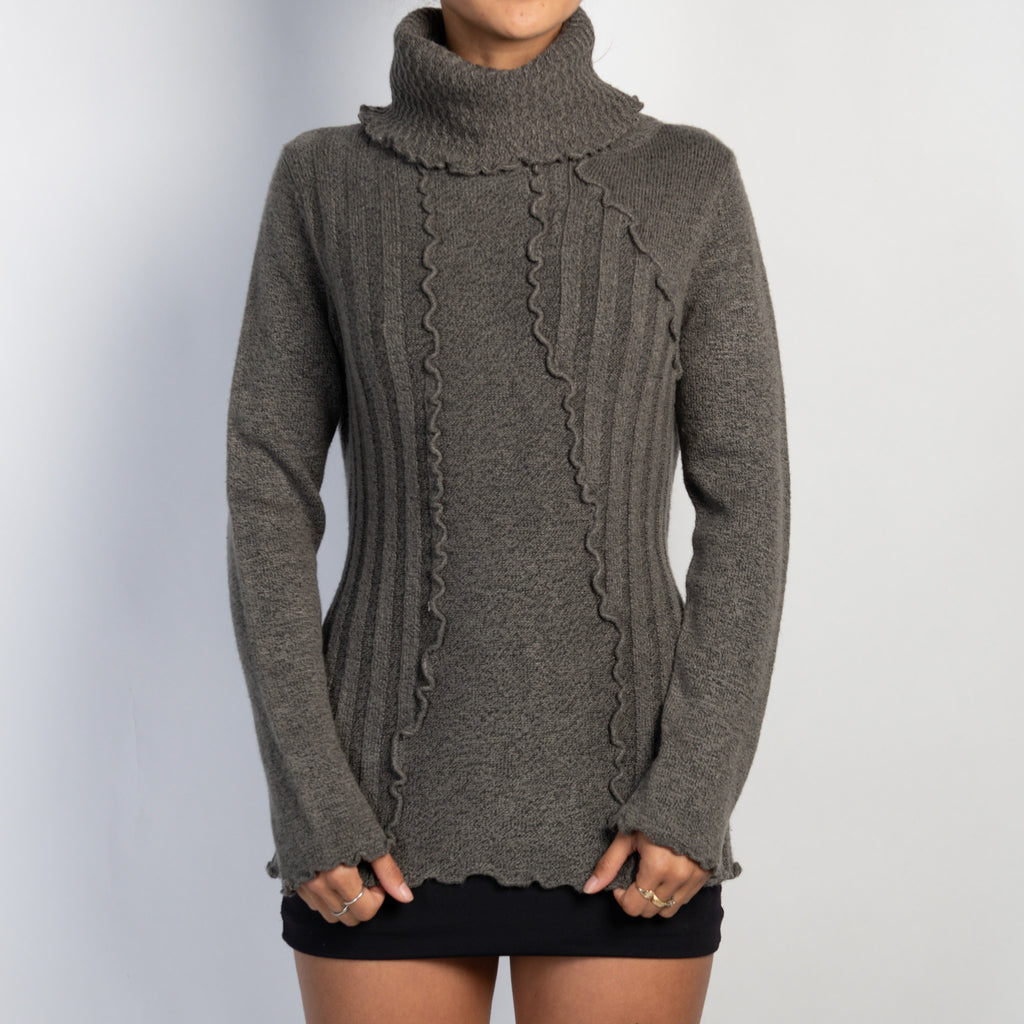 GREY KNIT TURTLENECK TOP