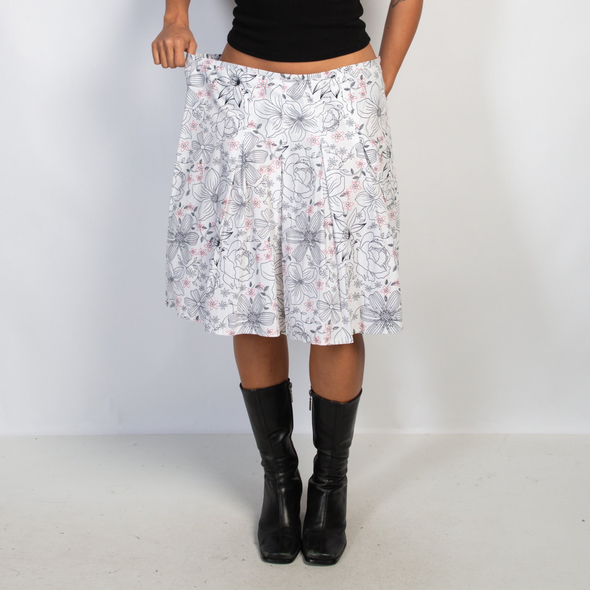 WHITE FLORAL SKIRT