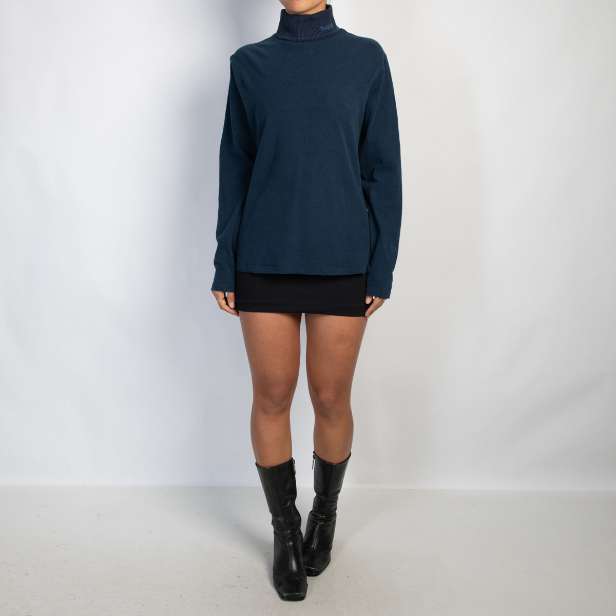 NAVY TURTLENECK TOP