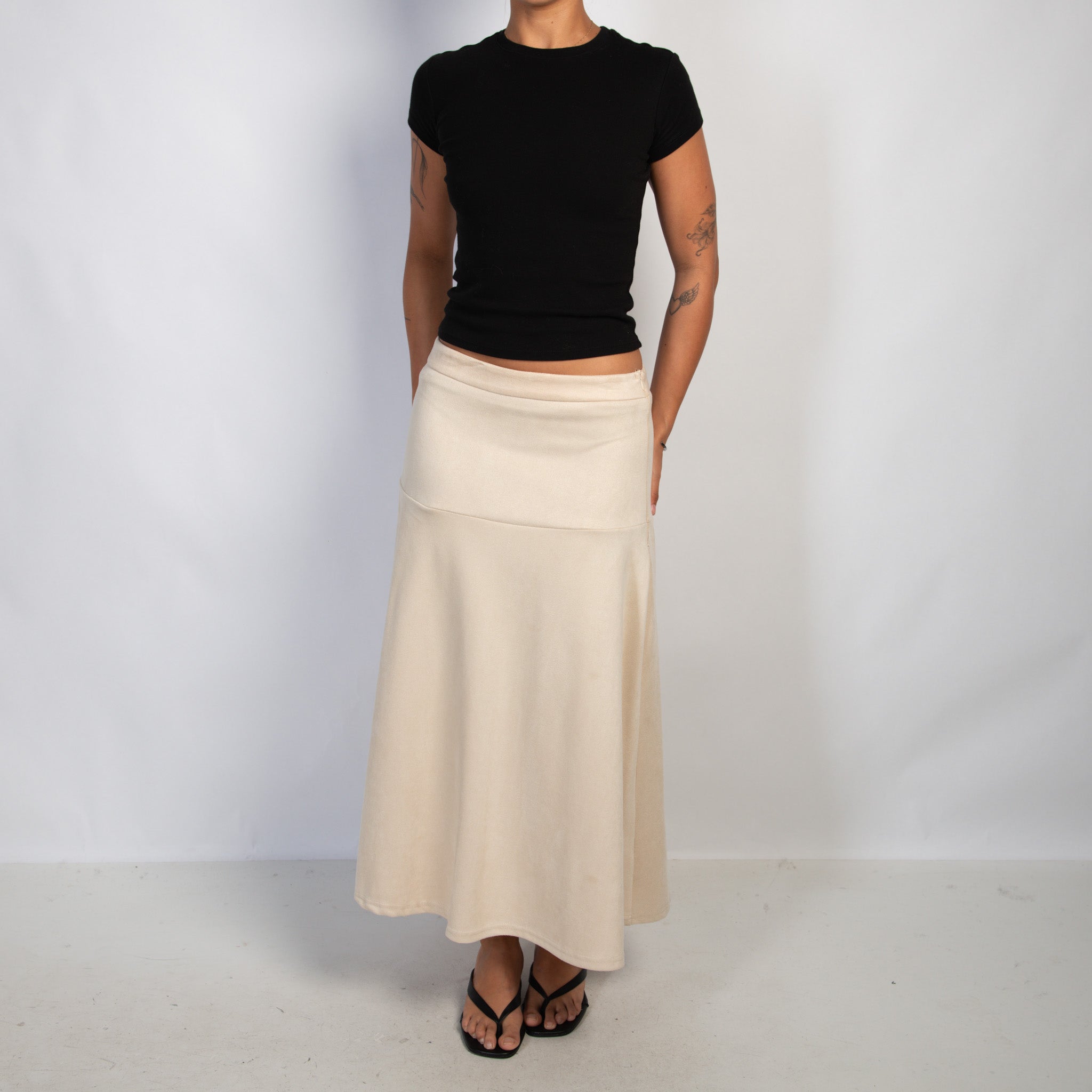 CREAM LONGLINE SKIRT