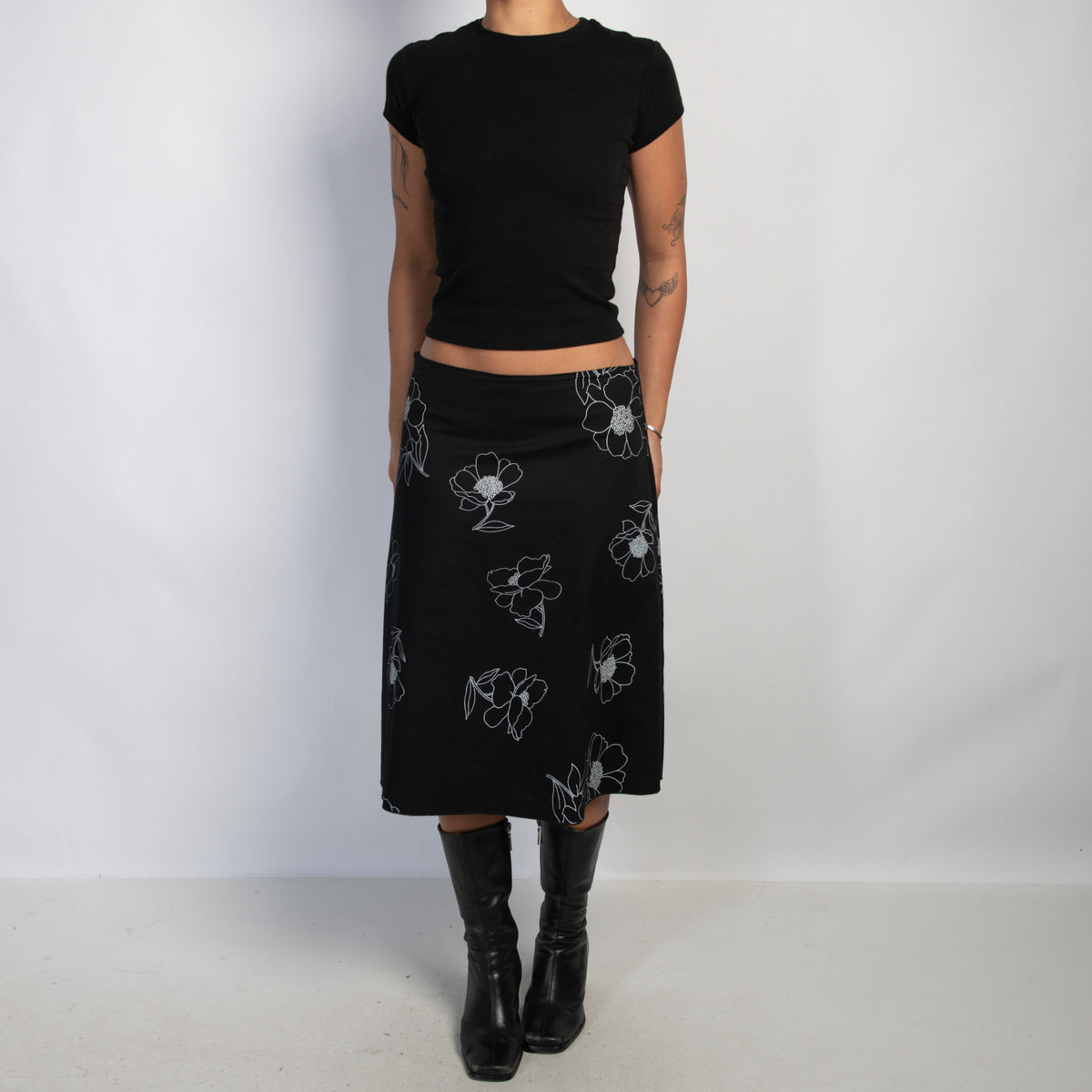 BLACK FLORAL A LINE SKIRT