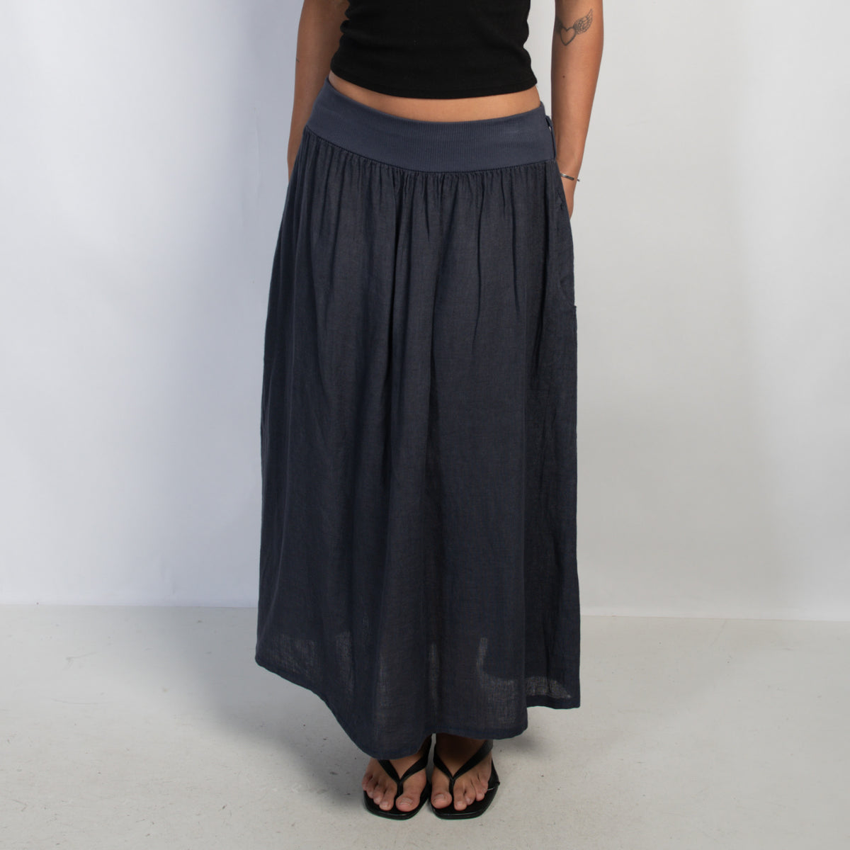 NAVY LINEN SKIRT