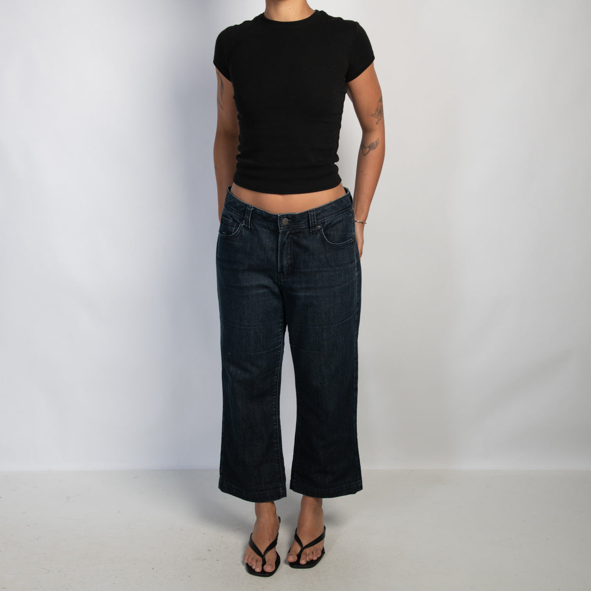 DARK DENIM CROP JEANS