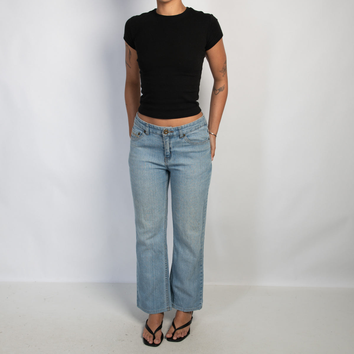 LIGHT BOOTCUT DENIM JEANS