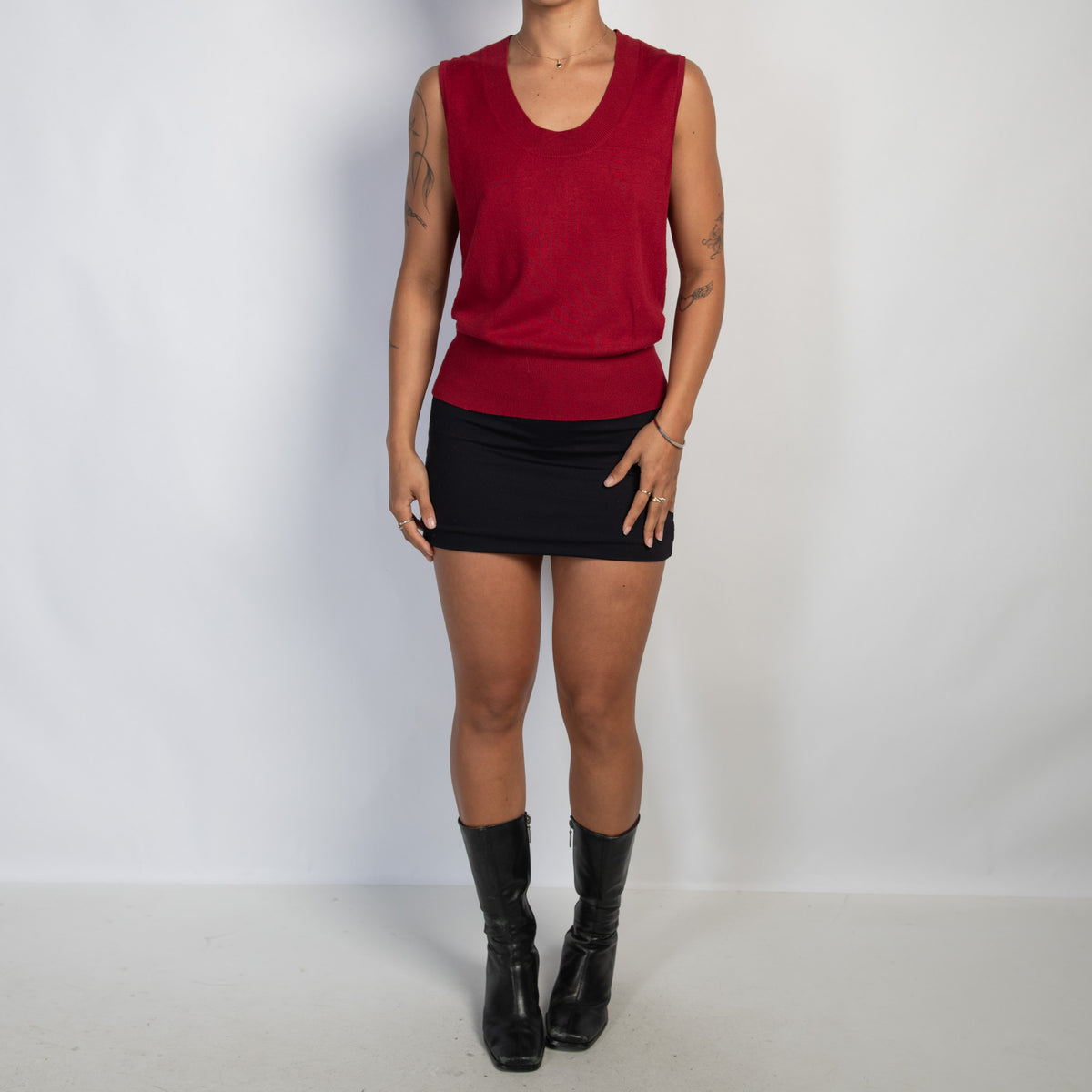 RED KNIT VEST TOP