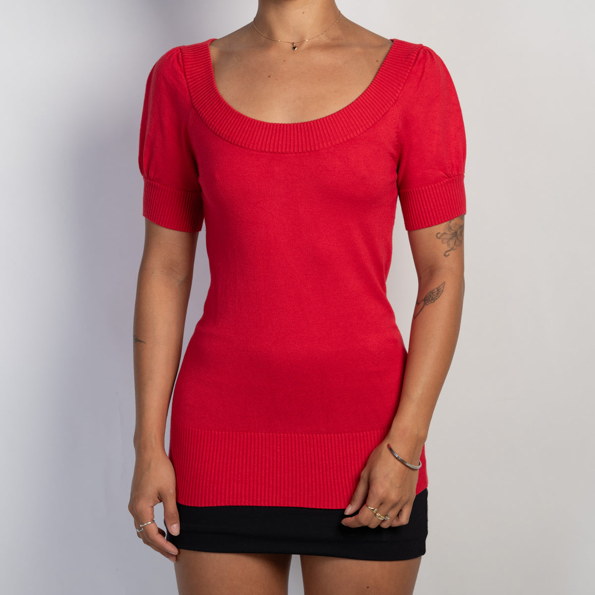 RED KNIT SCOOP TOP