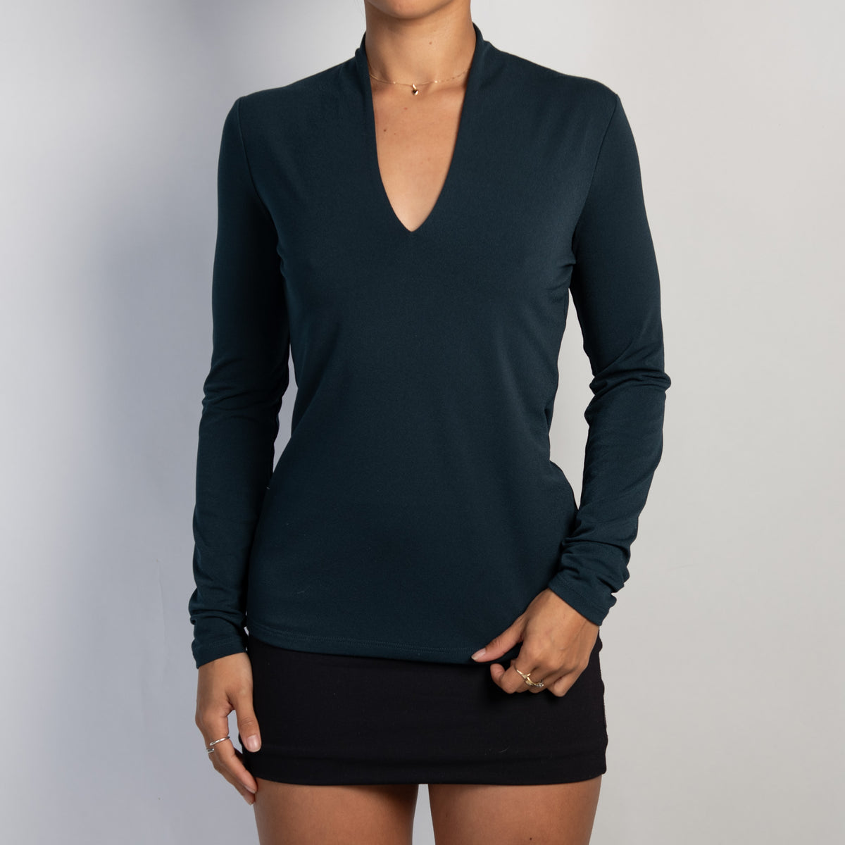 NAVY LONG SLEEVE TOP