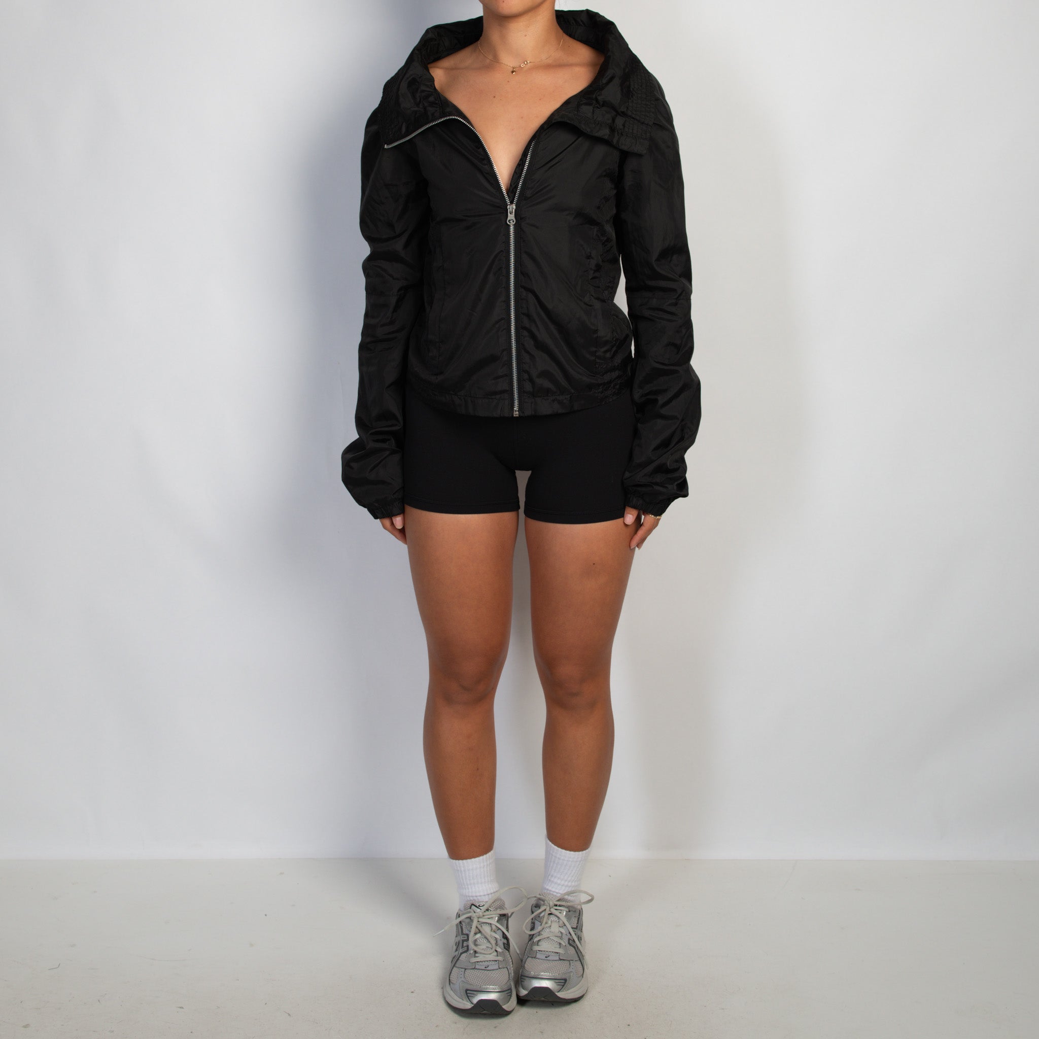 BLACK SPRAY JACKET