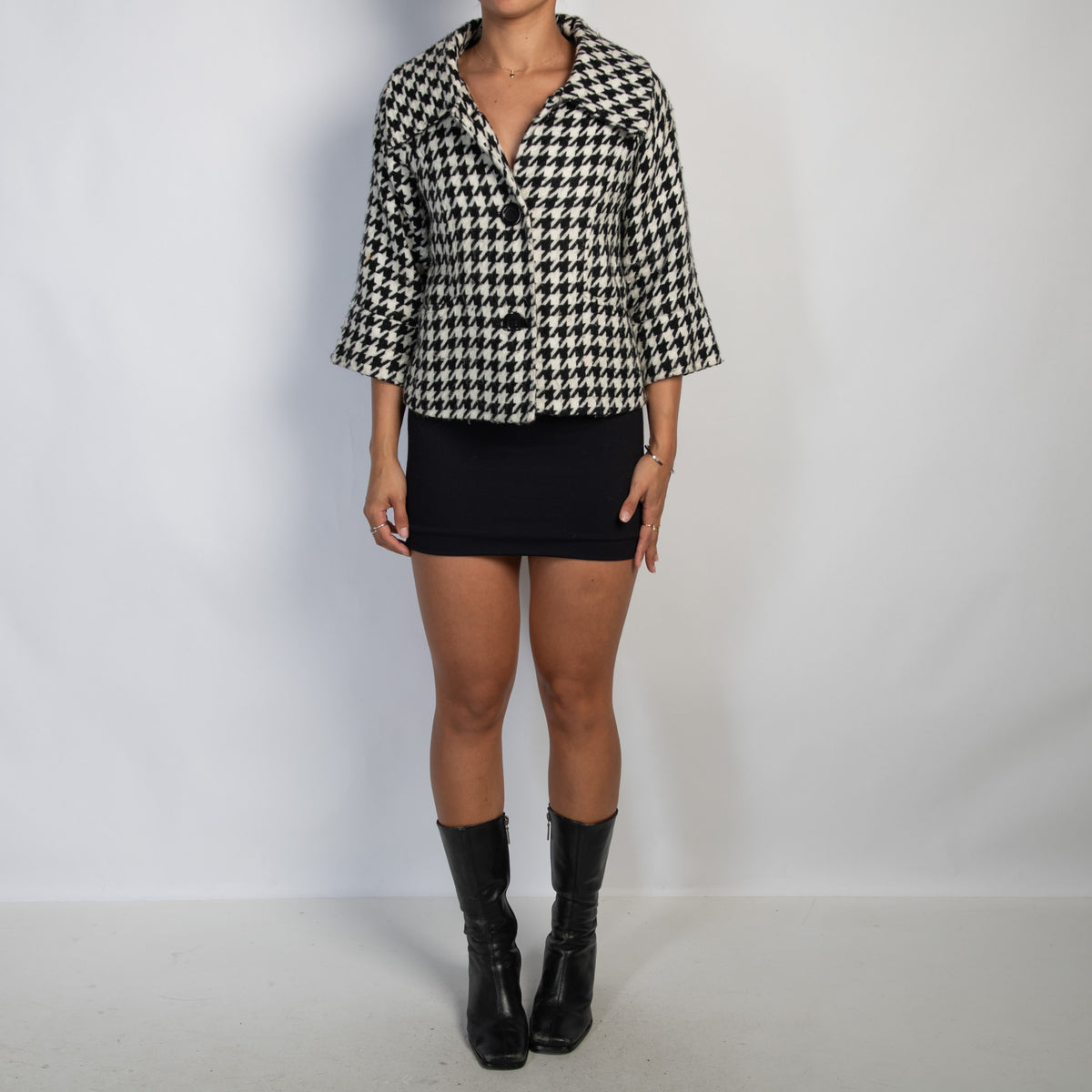 B&W 1/2 SLEEVE BLAZER