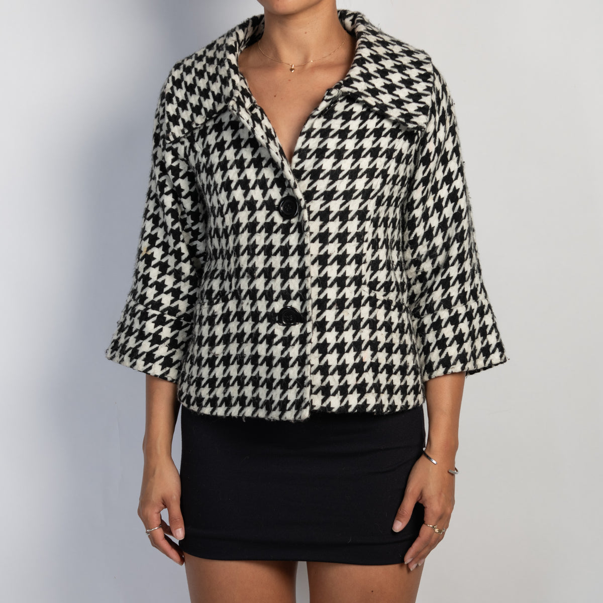 B&W 1/2 SLEEVE BLAZER